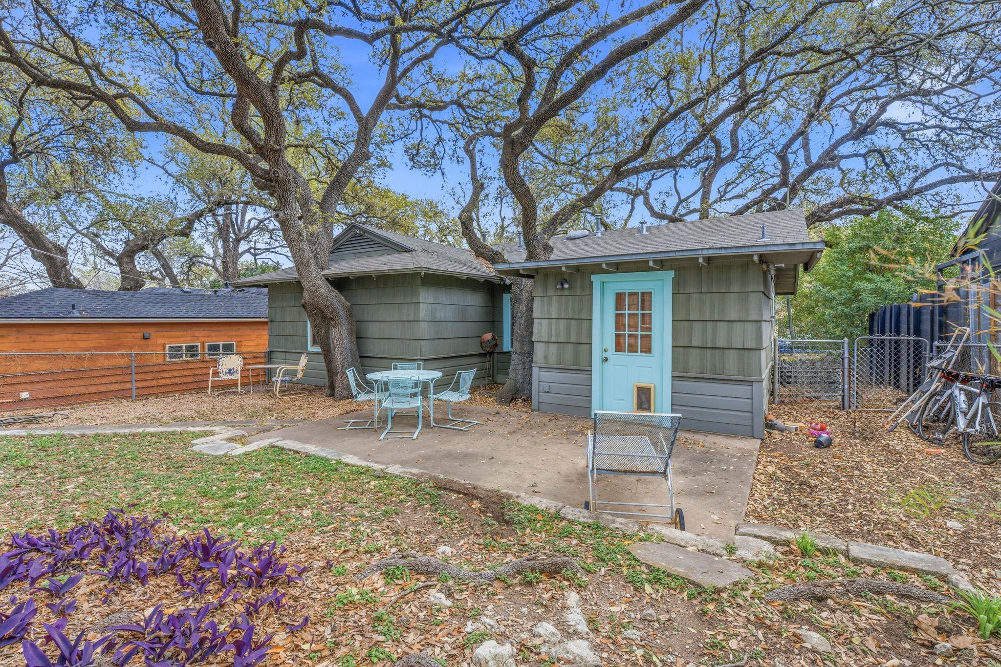 1112 Mission RDG
