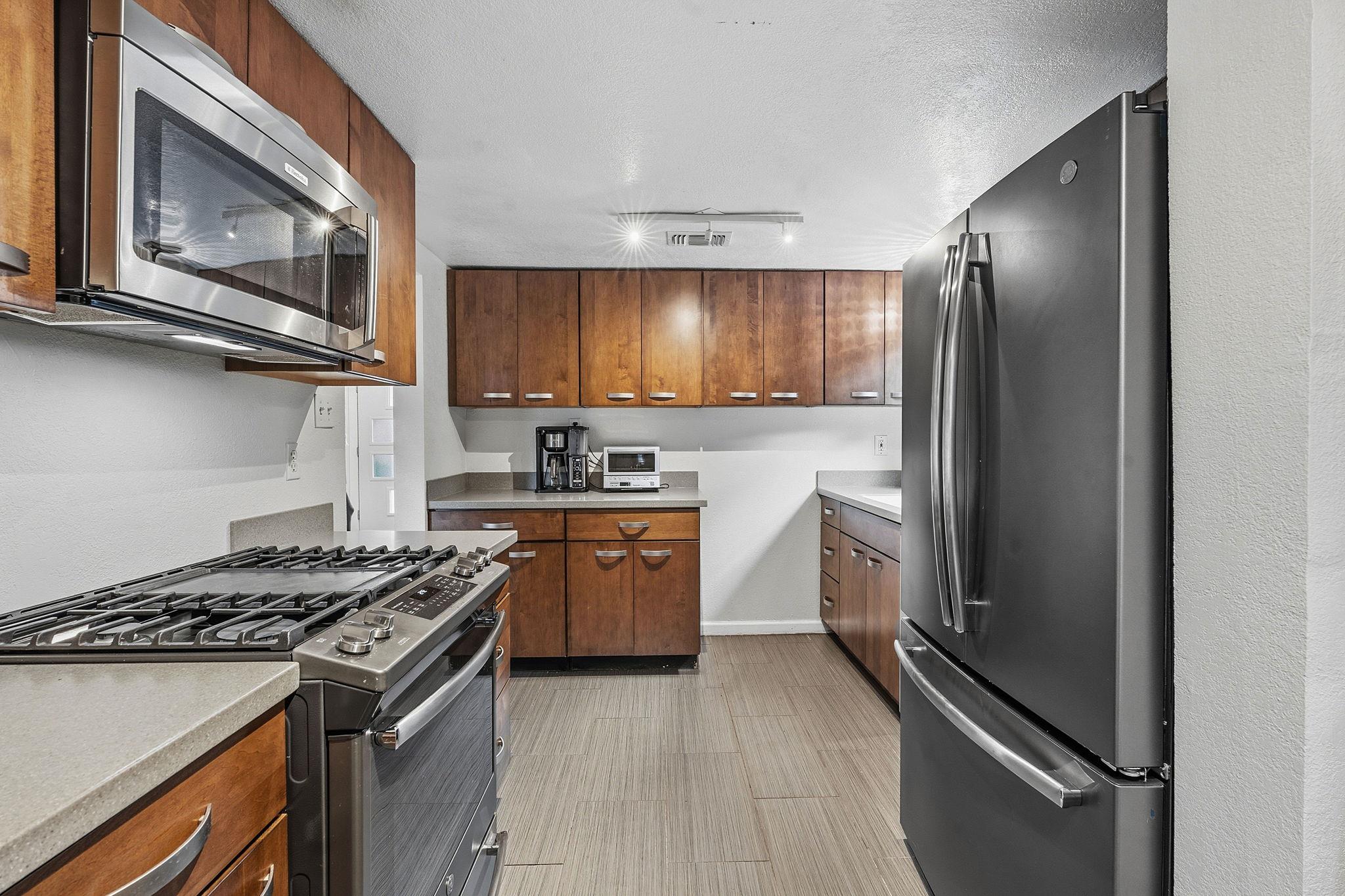 1112 Mission RDG