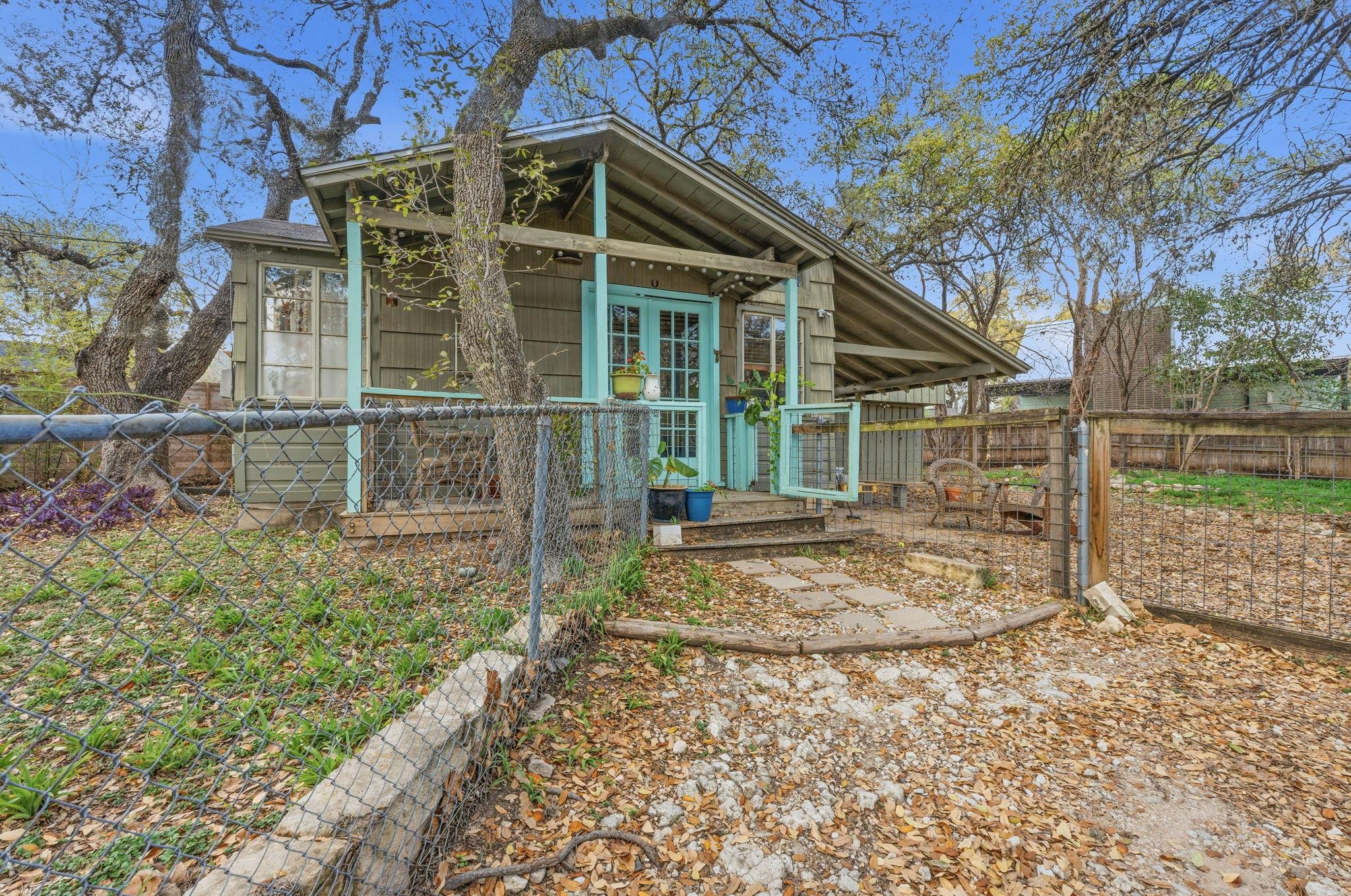 1112 Mission RDG