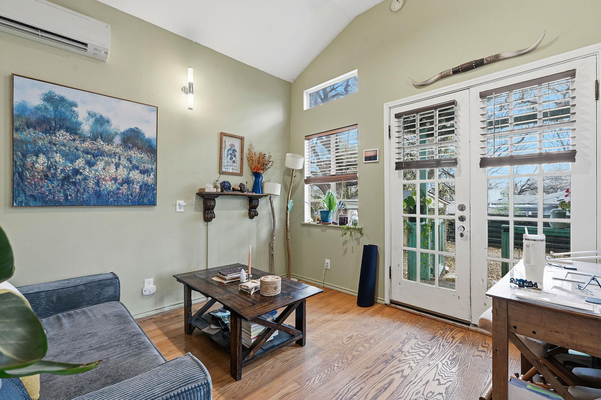 1112 Mission RDG