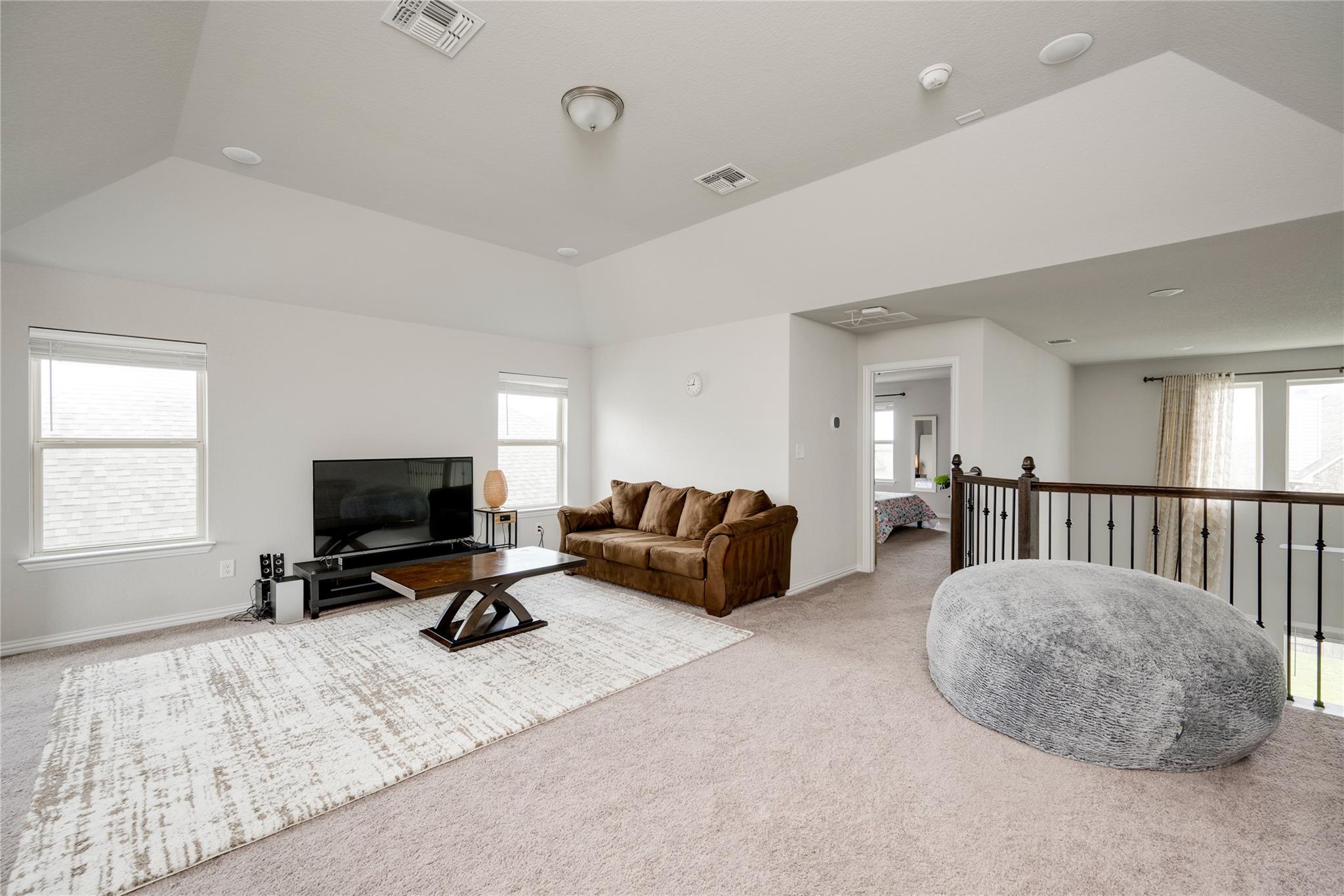 3327 Columbus WAY