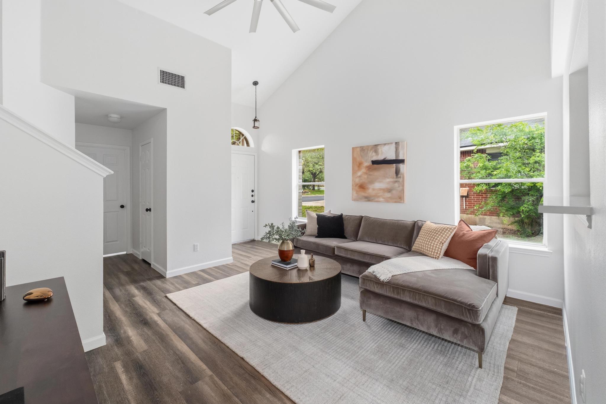 11207 Canterbury Tales LN