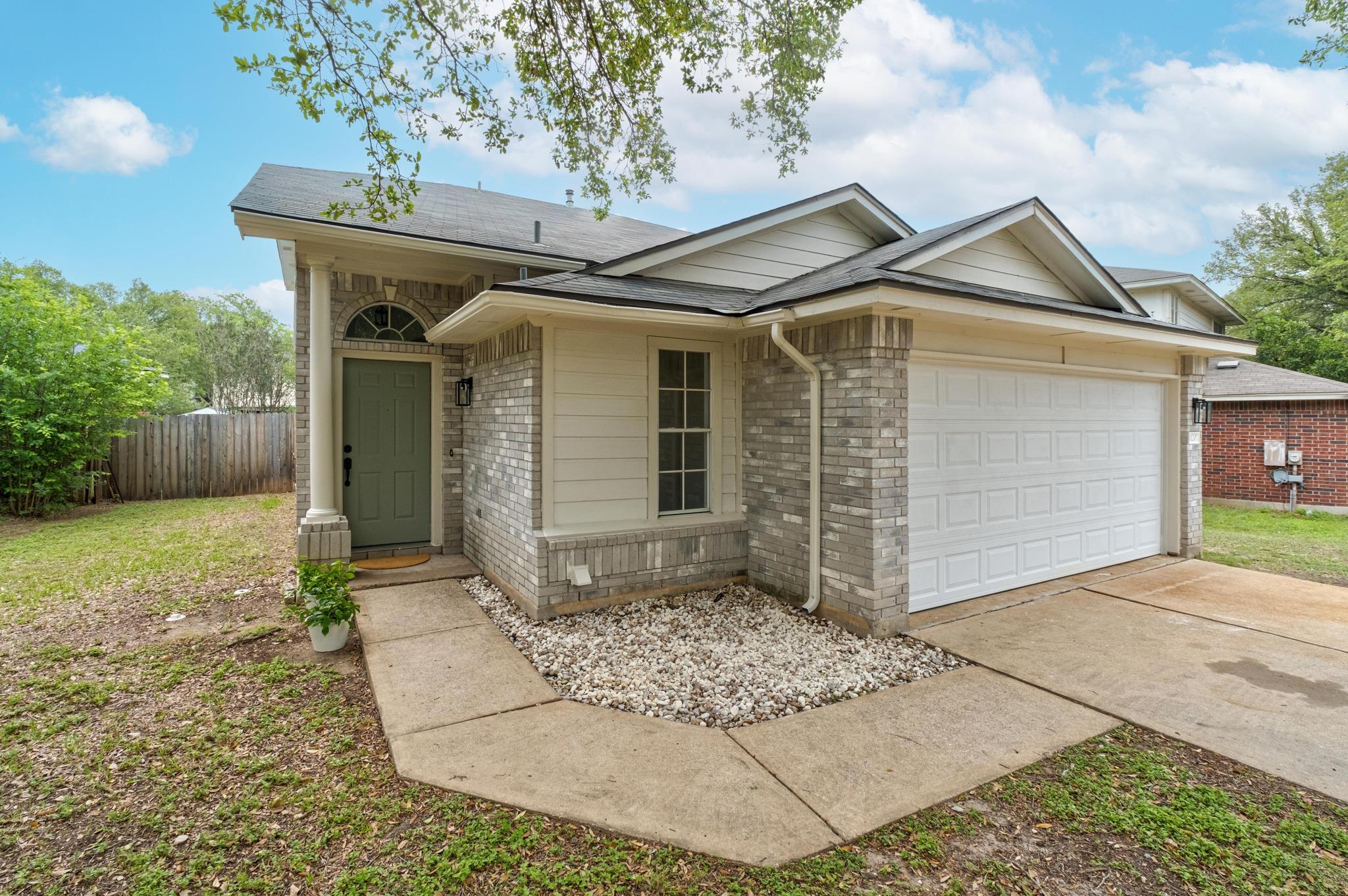 11207 Canterbury Tales LN