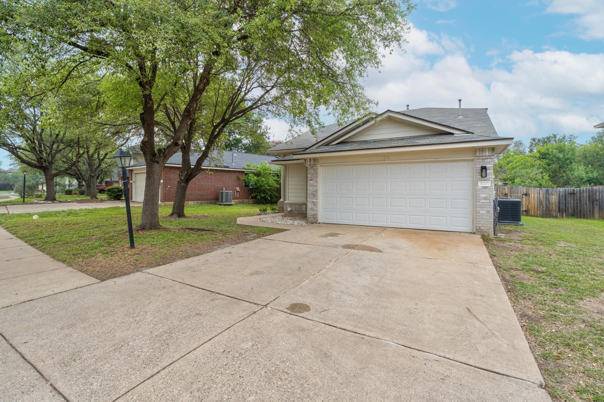 11207 Canterbury Tales LN