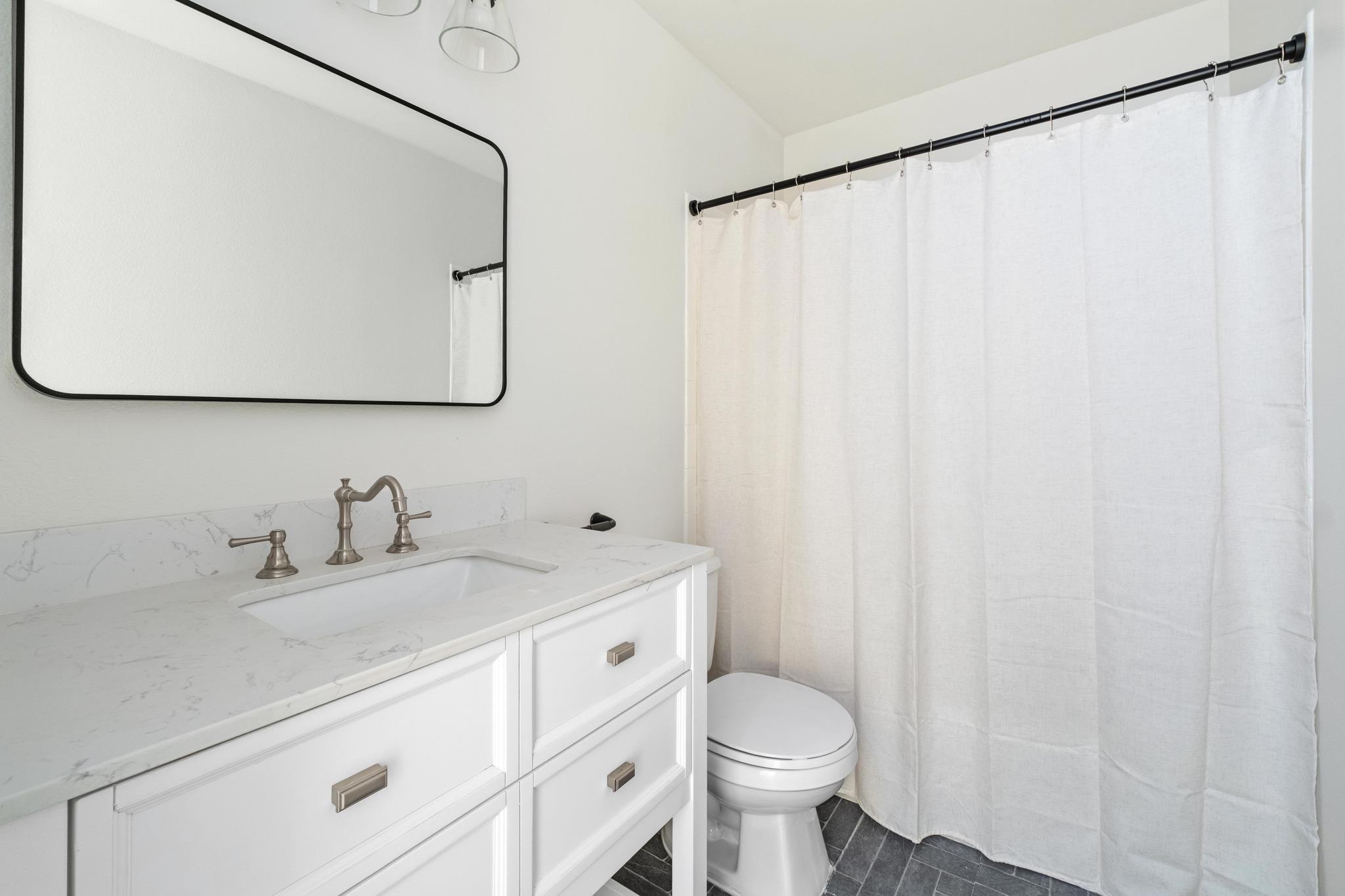 11207 Canterbury Tales LN