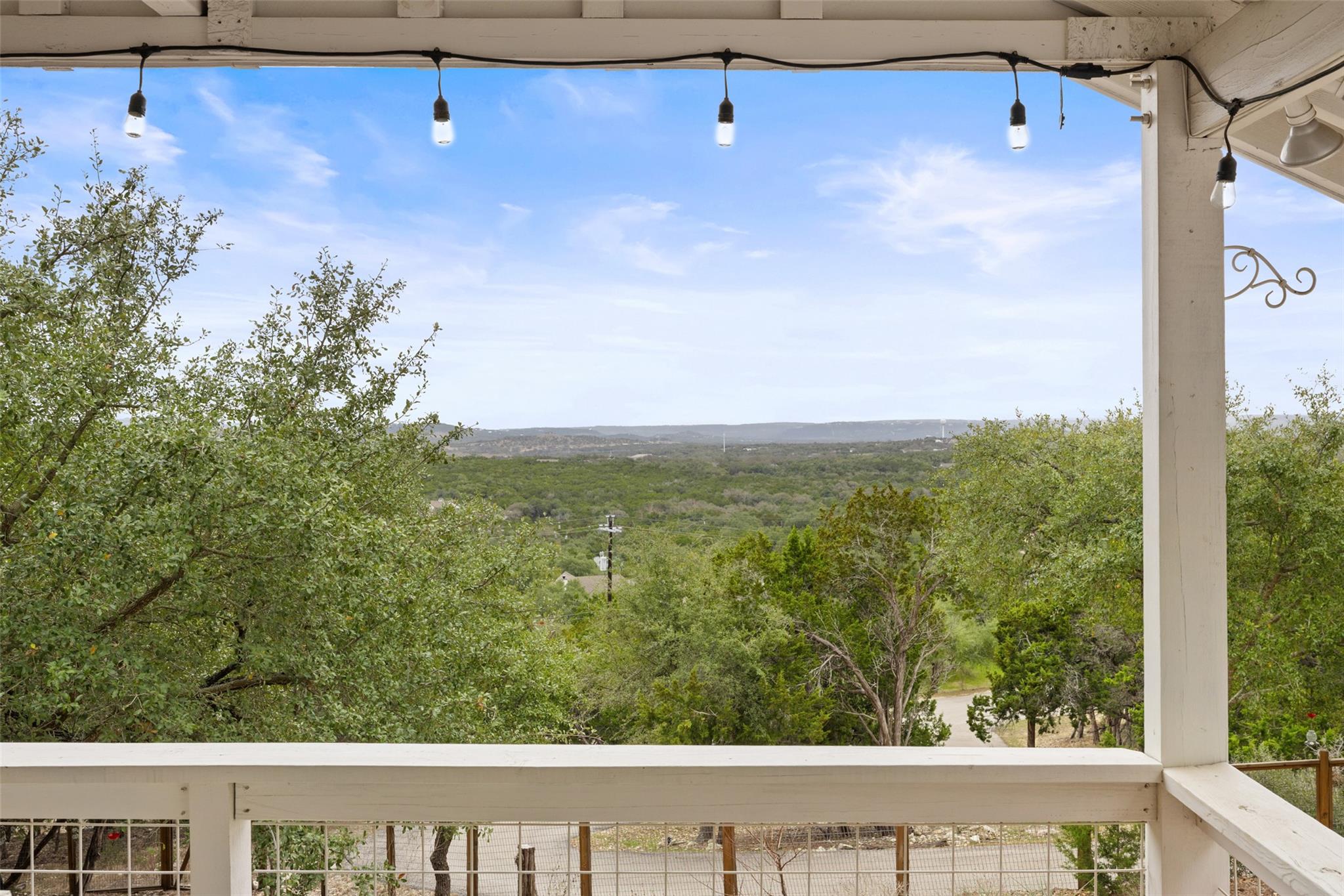 114 Crest View DR