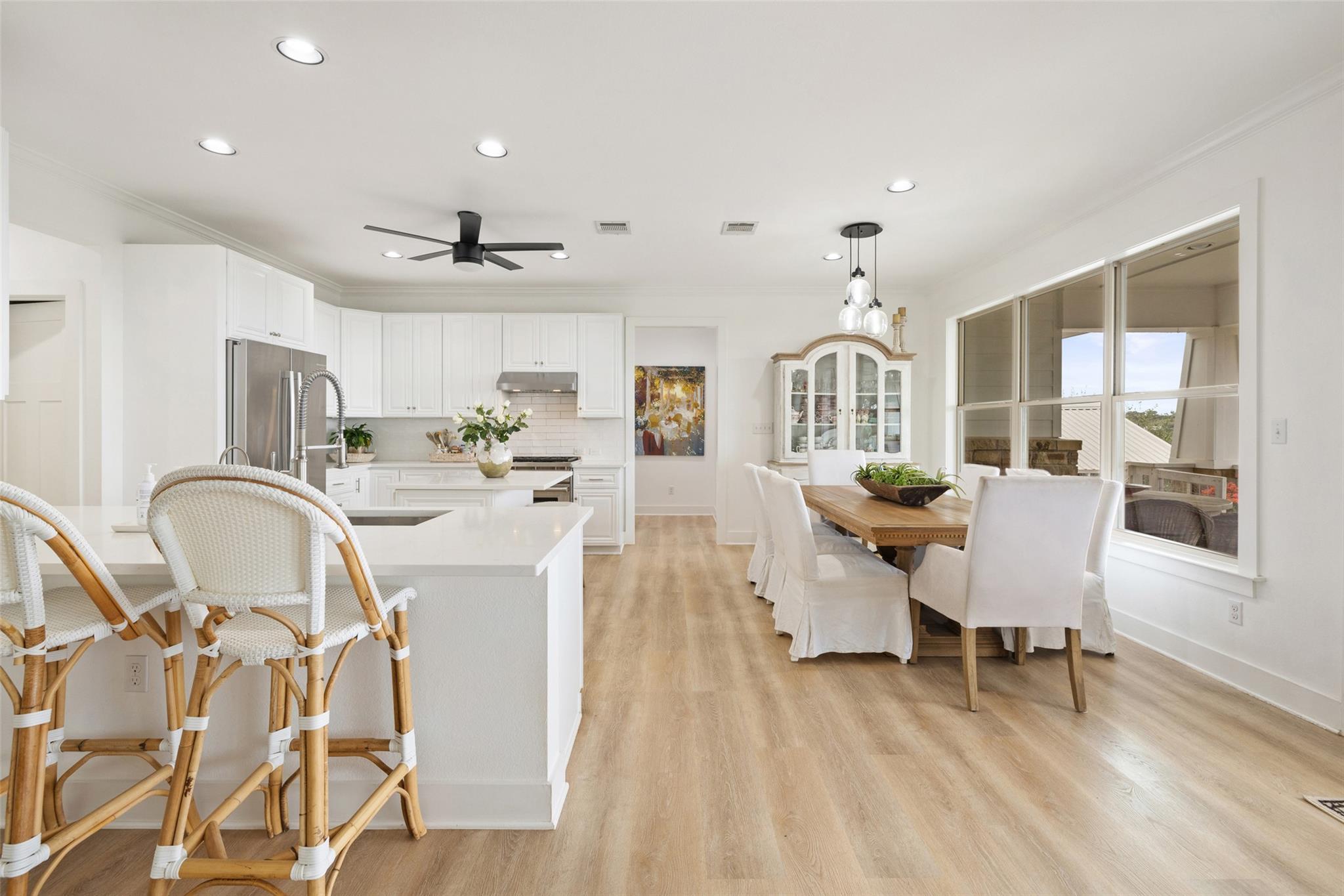 114 Crest View DR