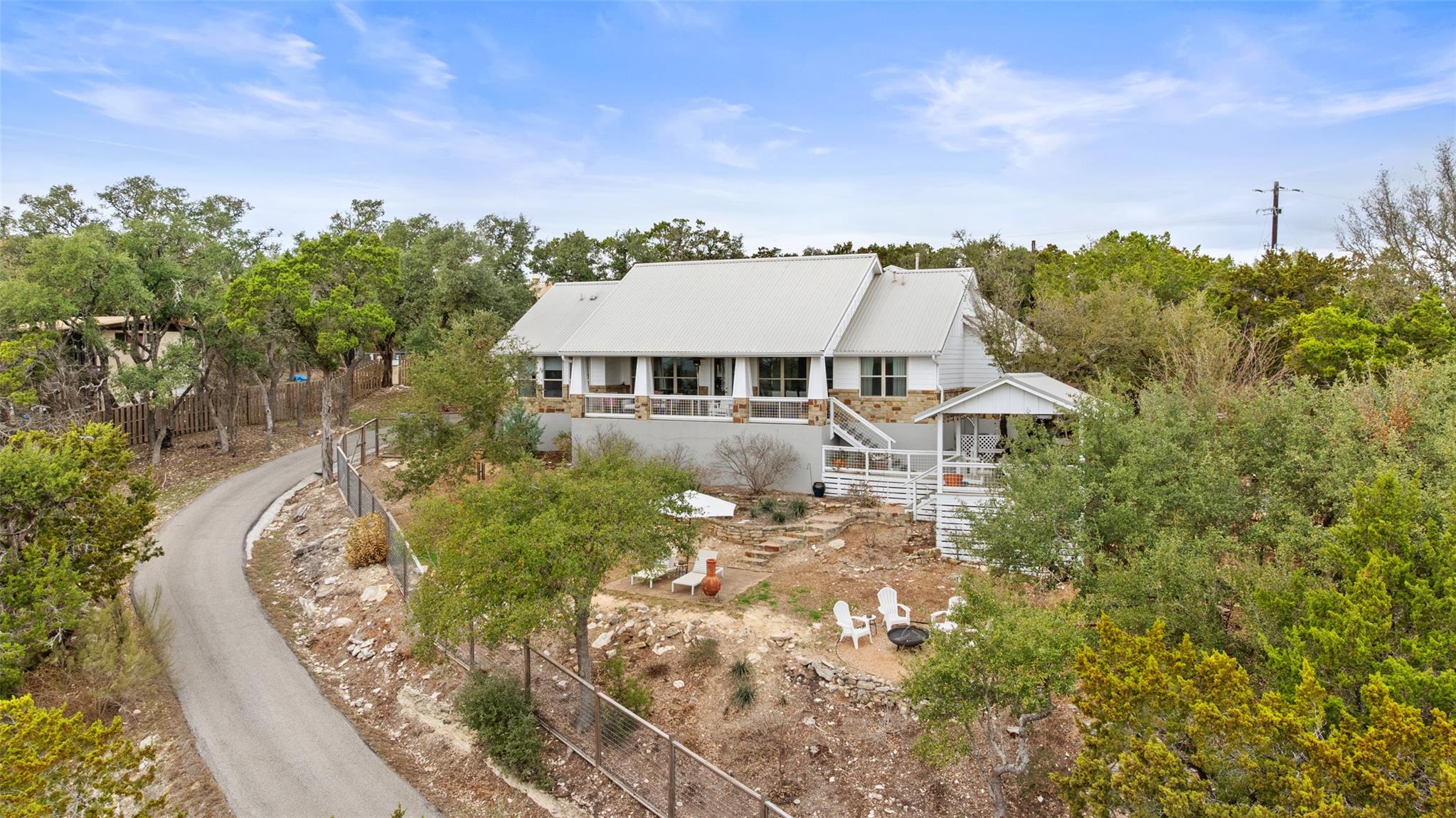 114 Crest View DR