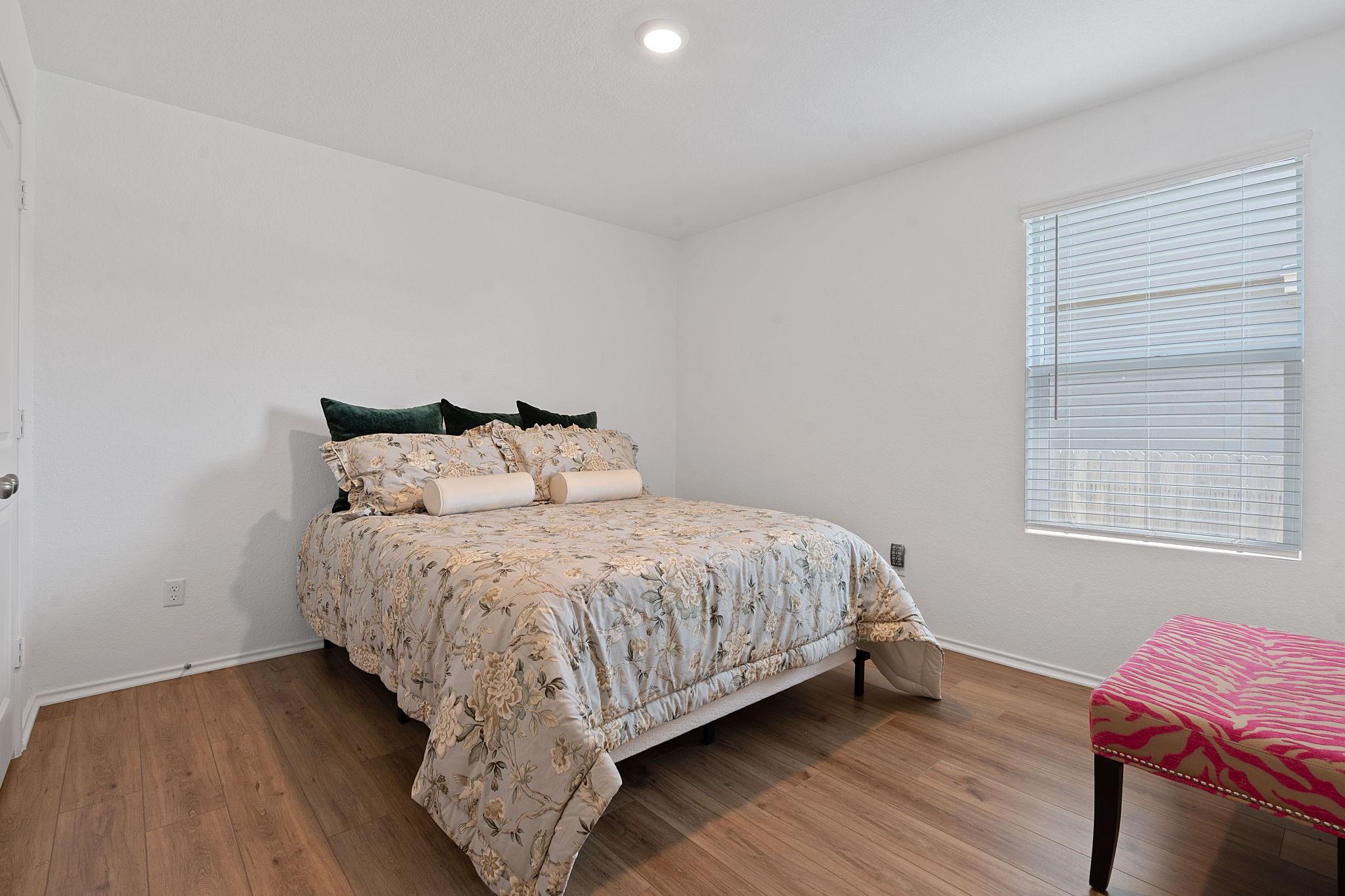 656 Silver Springs BND