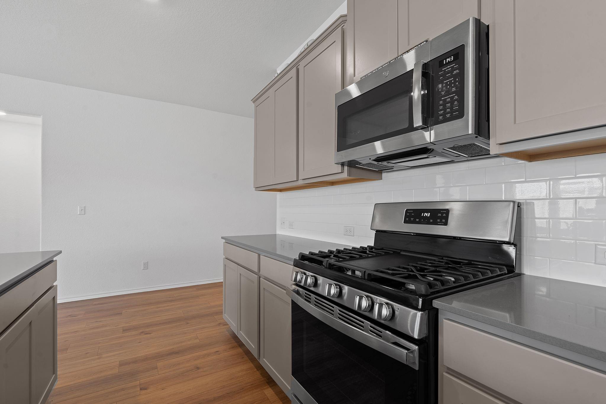 656 Silver Springs BND
