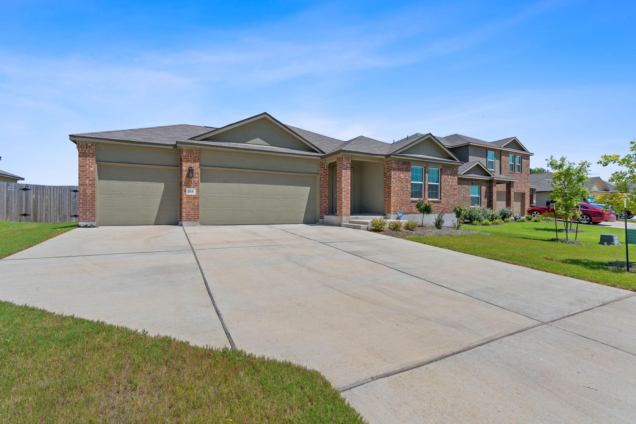 656 Silver Springs BND