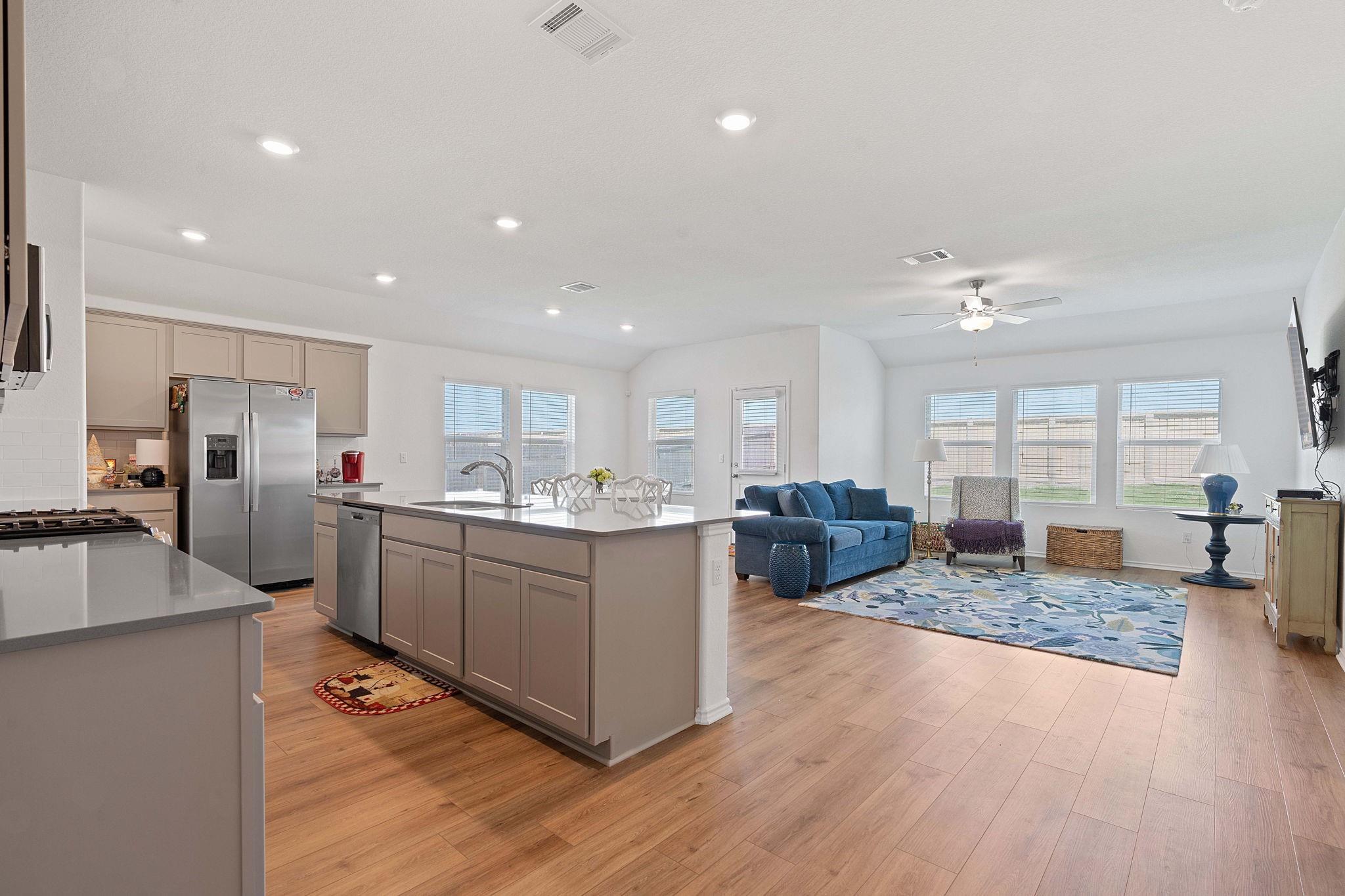 656 Silver Springs BND