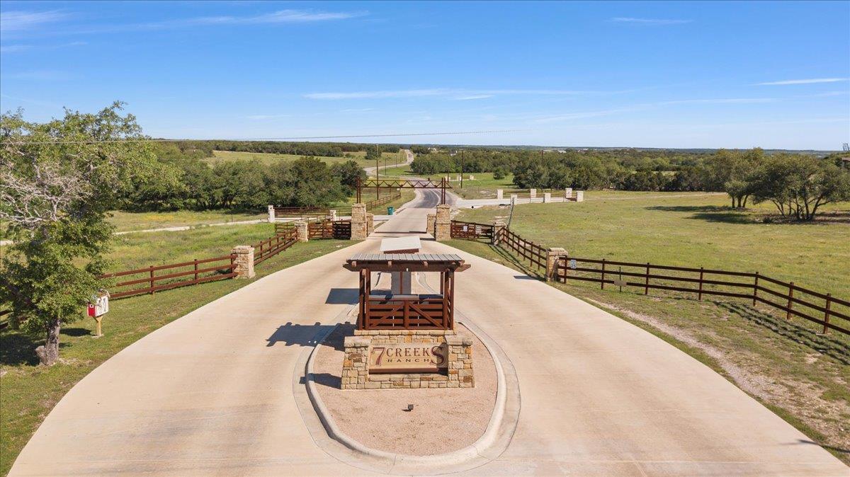 Lot 104 Carpenter LOOP
