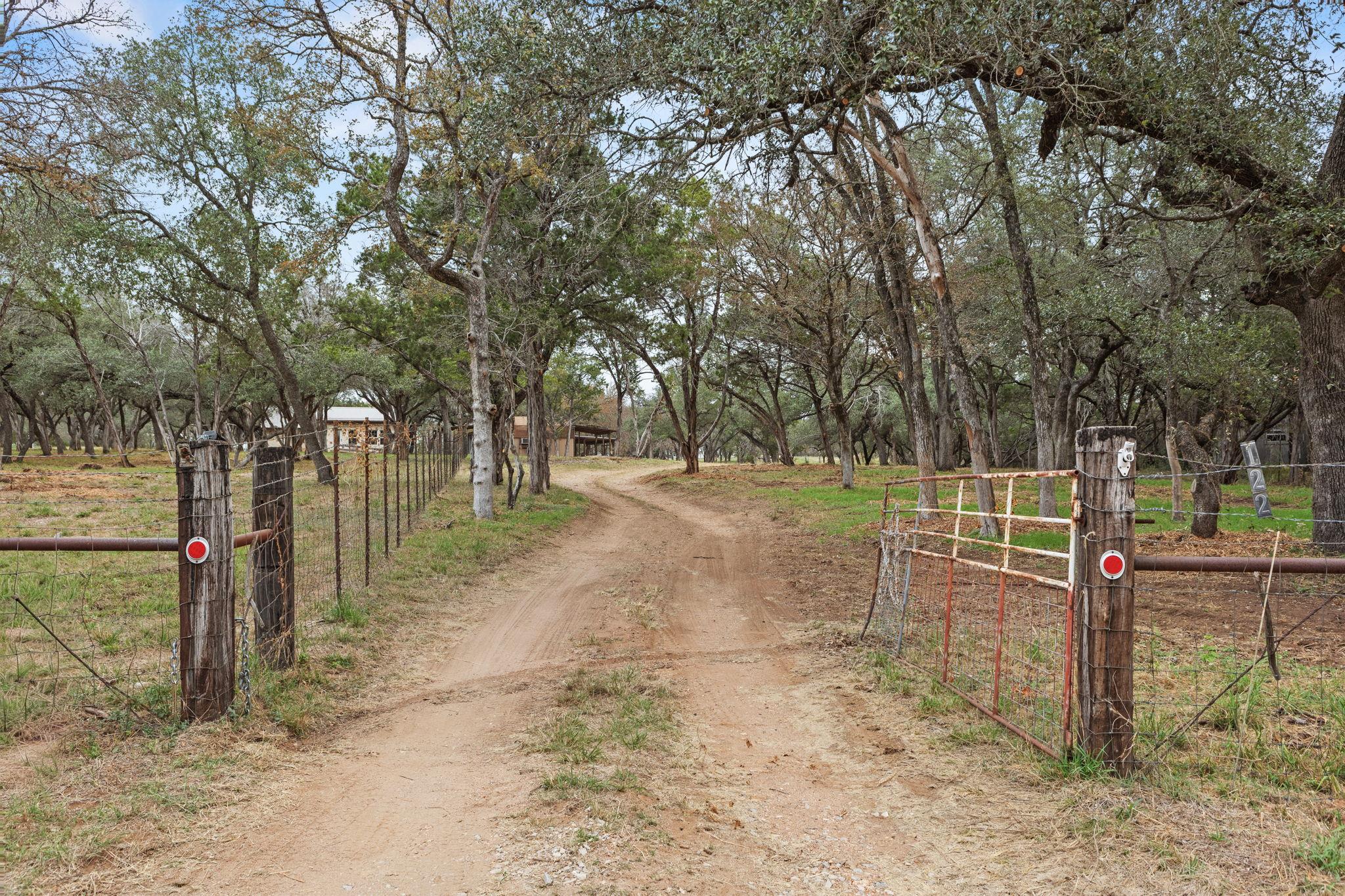 122 Winding Creek RD
