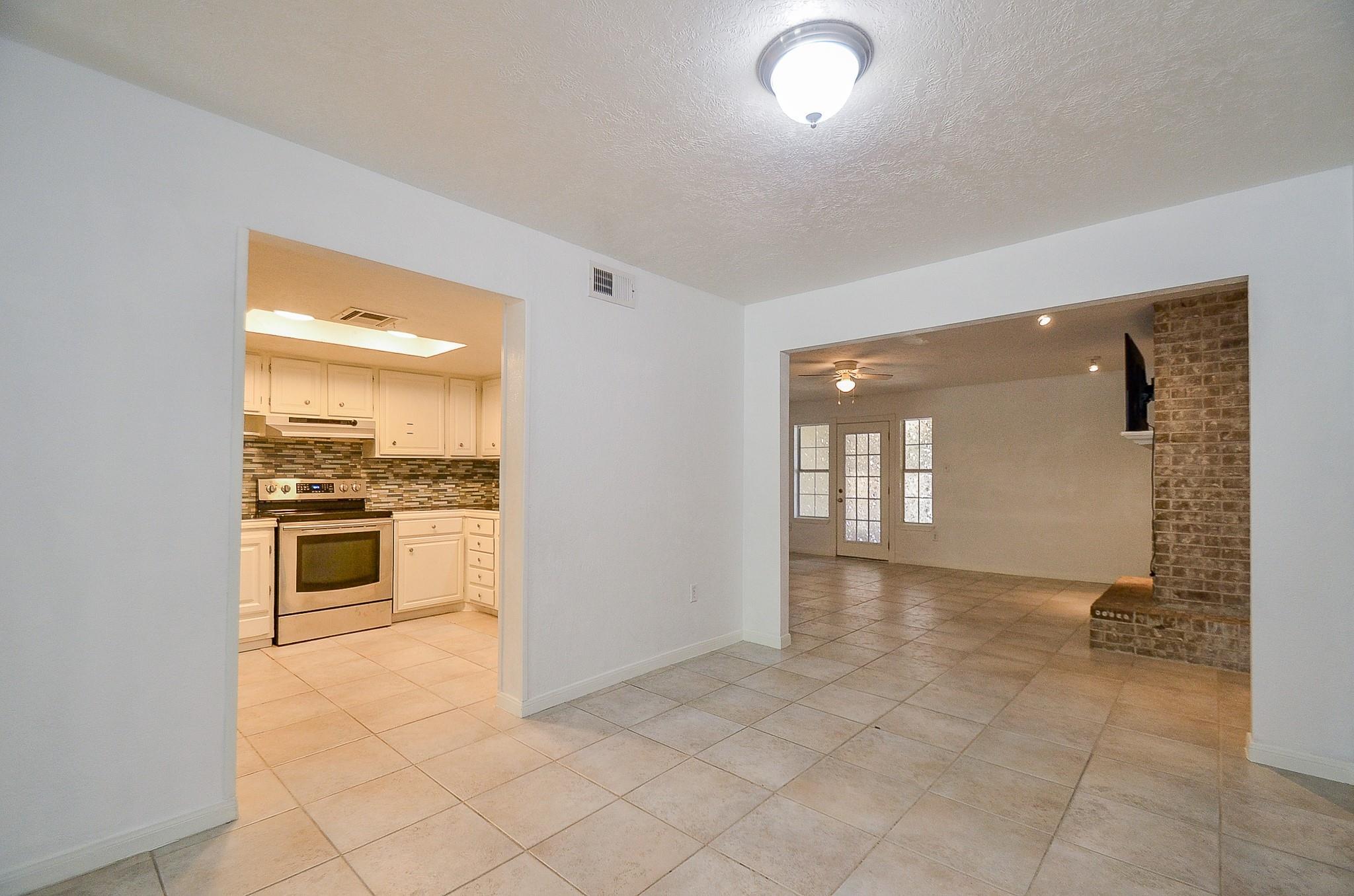 1324 Ward RD