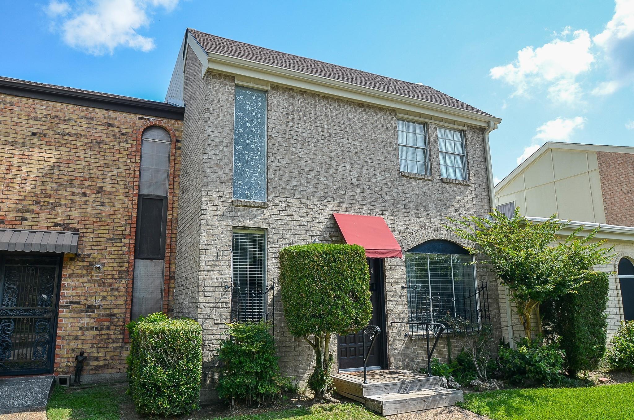 1324 Ward RD