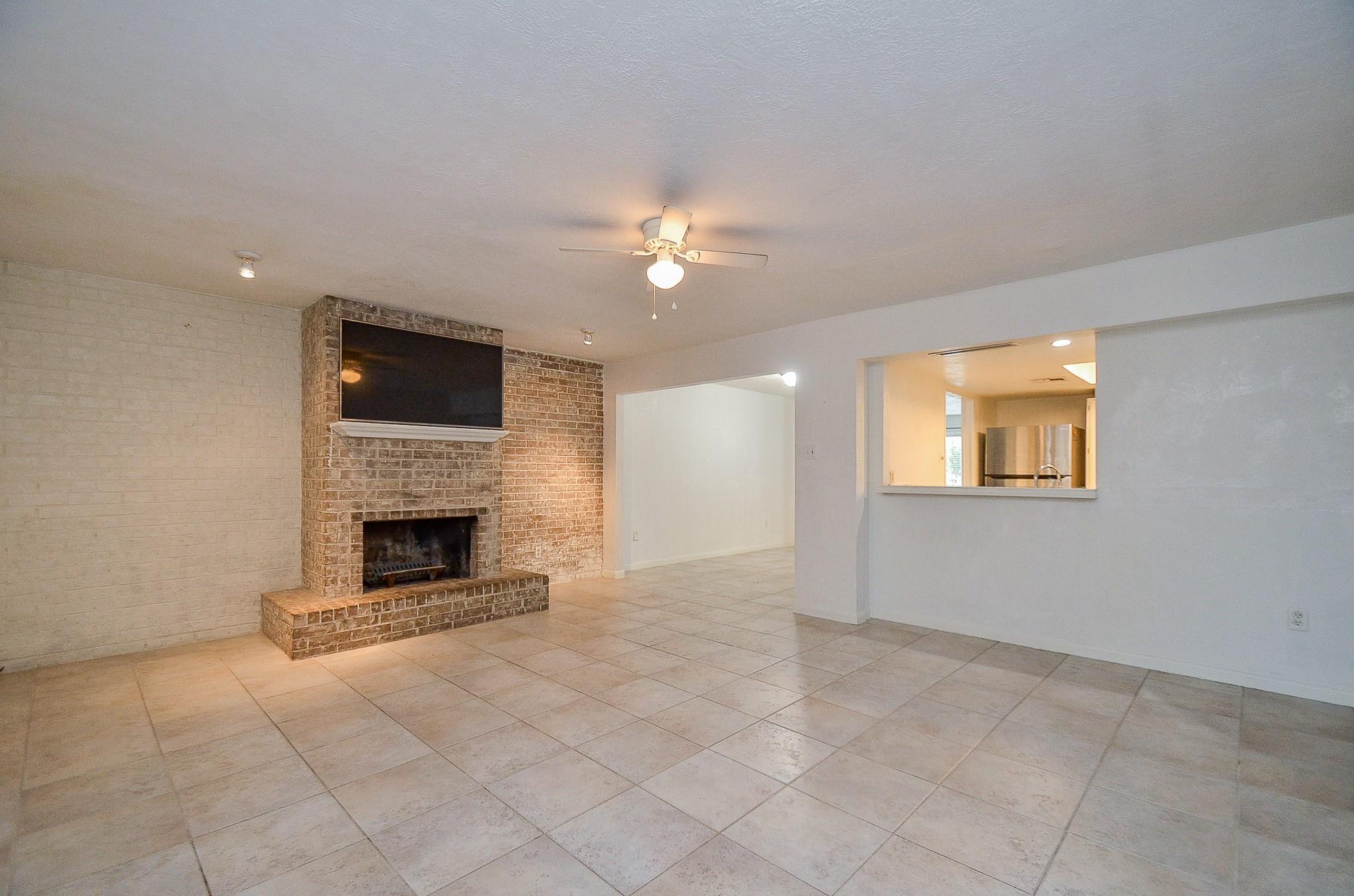 1324 Ward RD