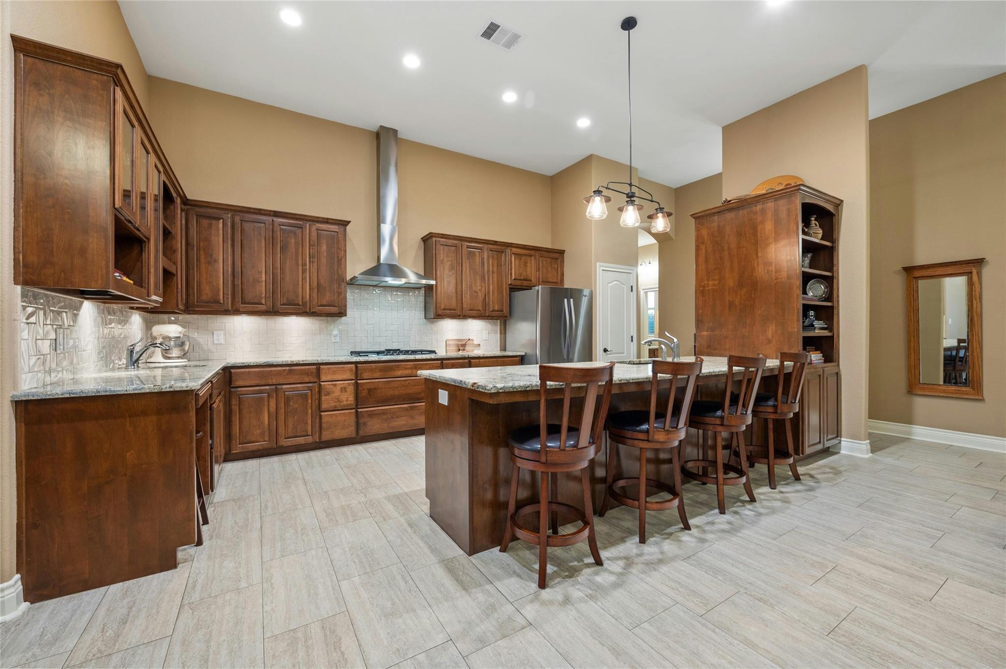 201 Greenridge LN