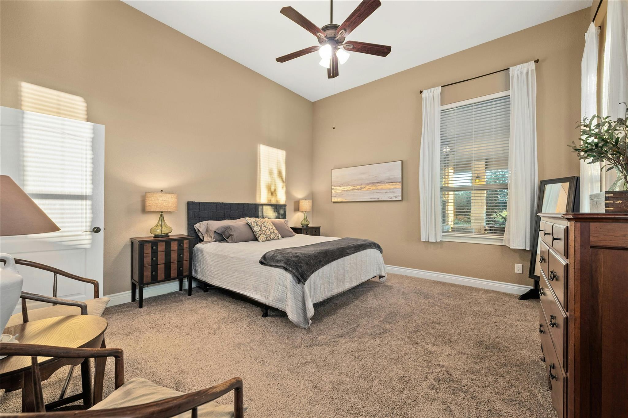 201 Greenridge LN