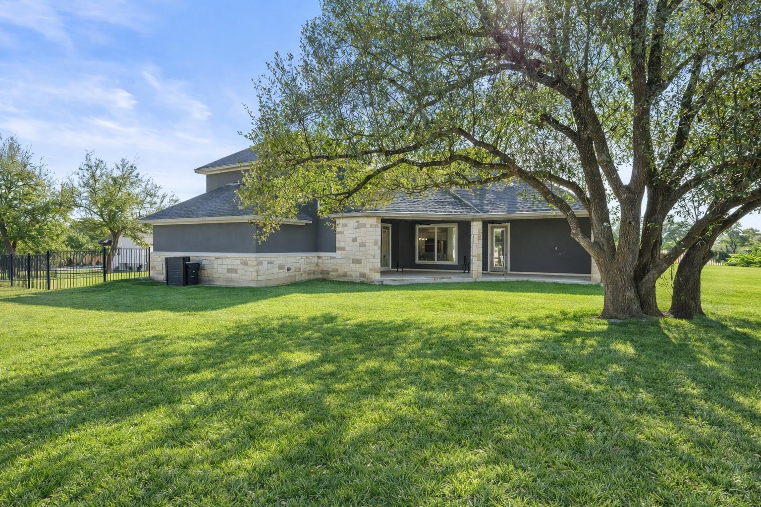 1006 Woodpark LN