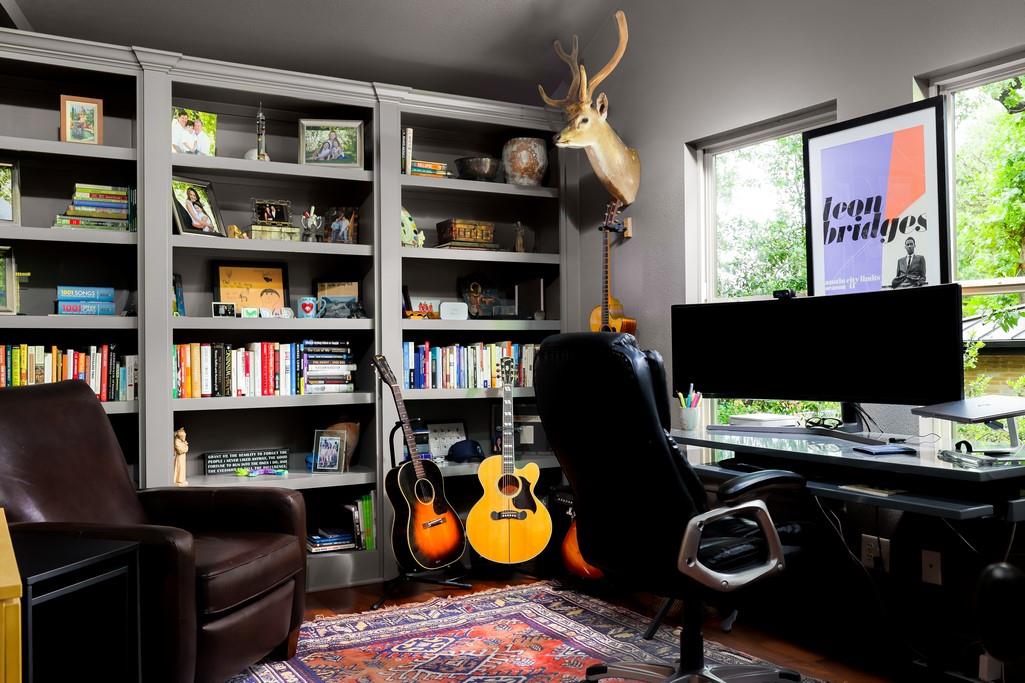 1312 Elton LN