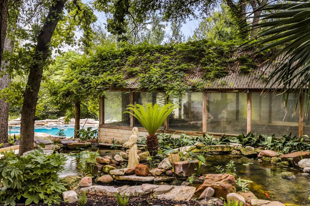 1312 Elton LN