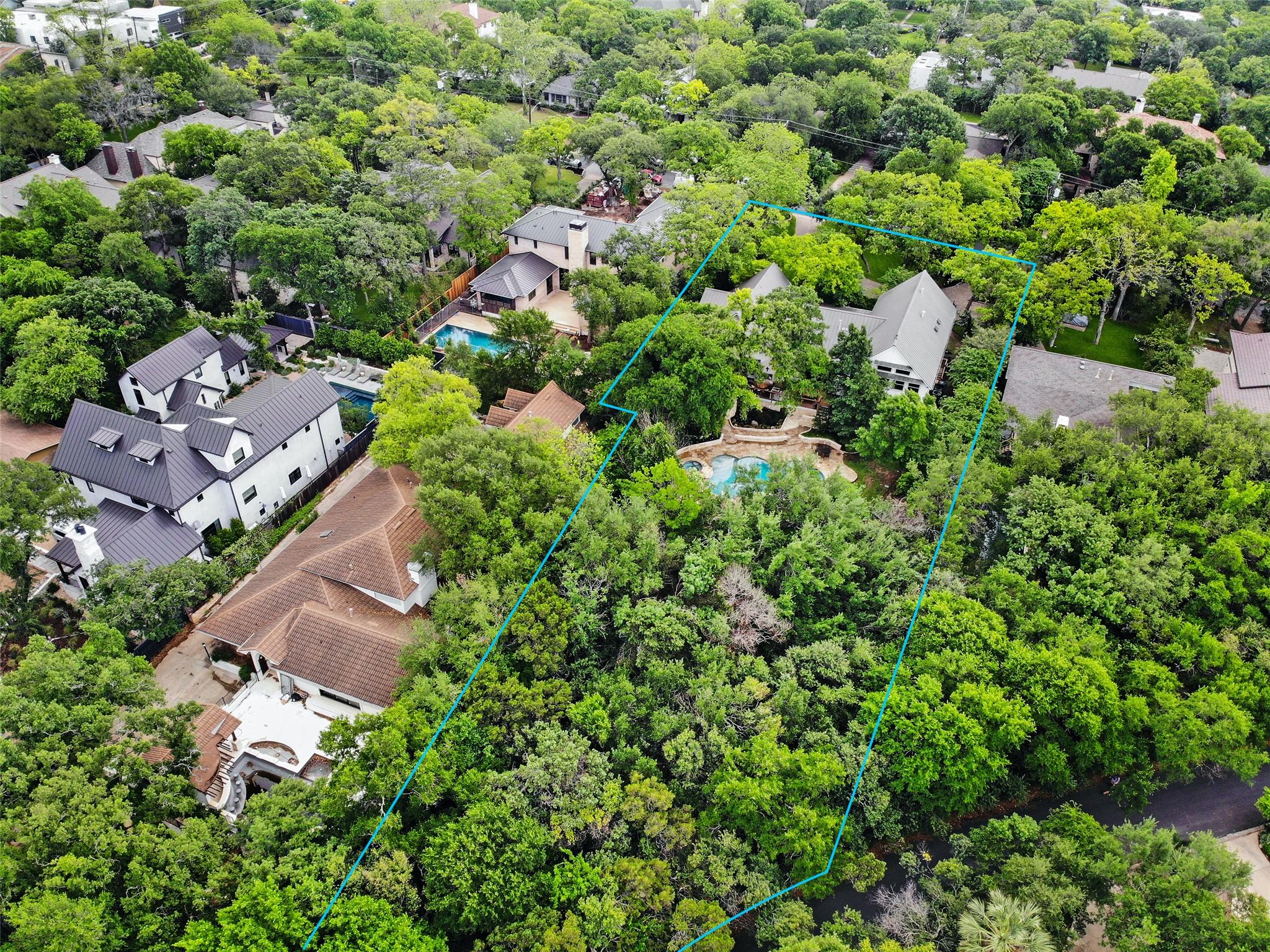 1312 Elton LN