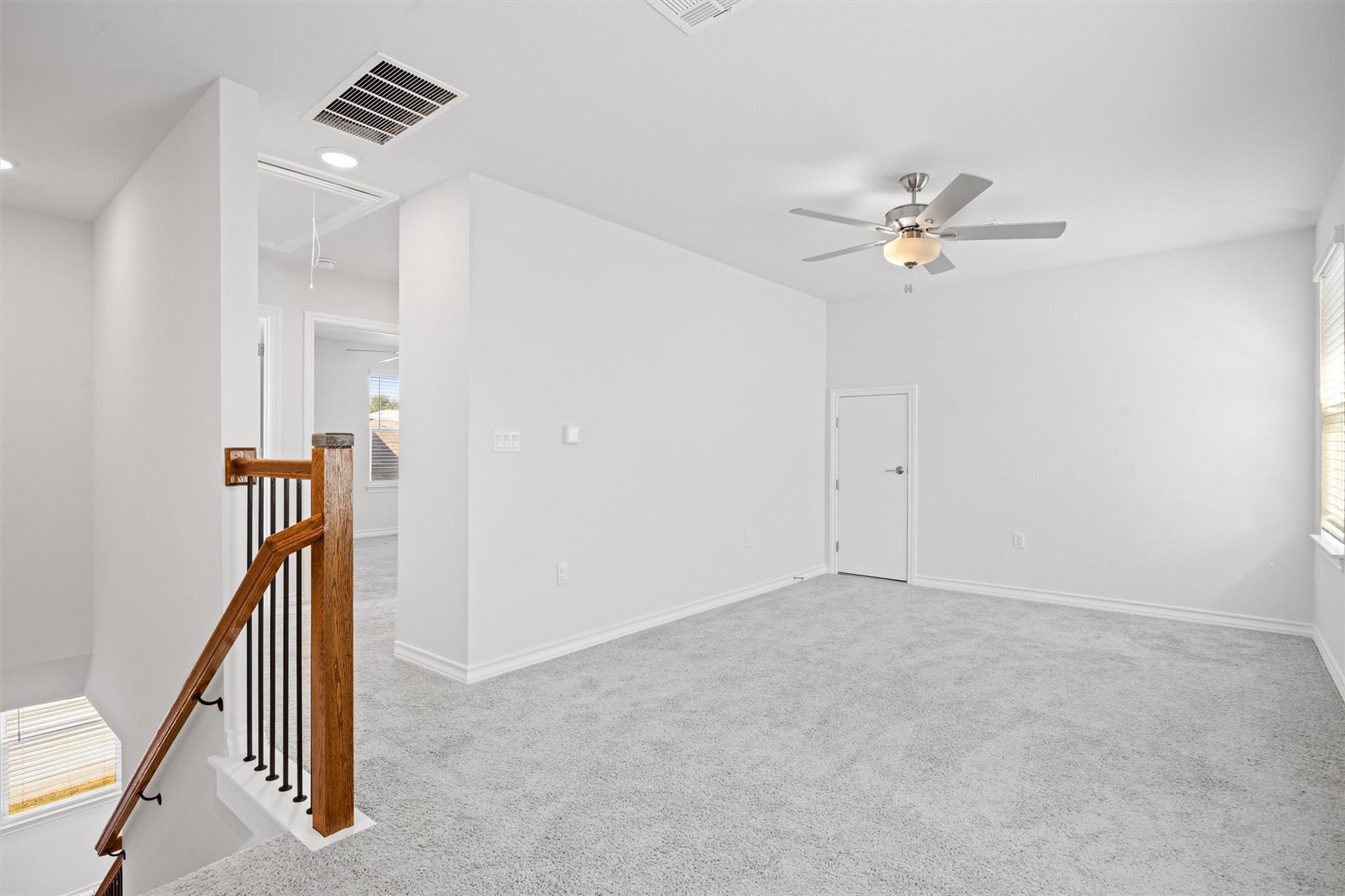 15604 Ellinger DR