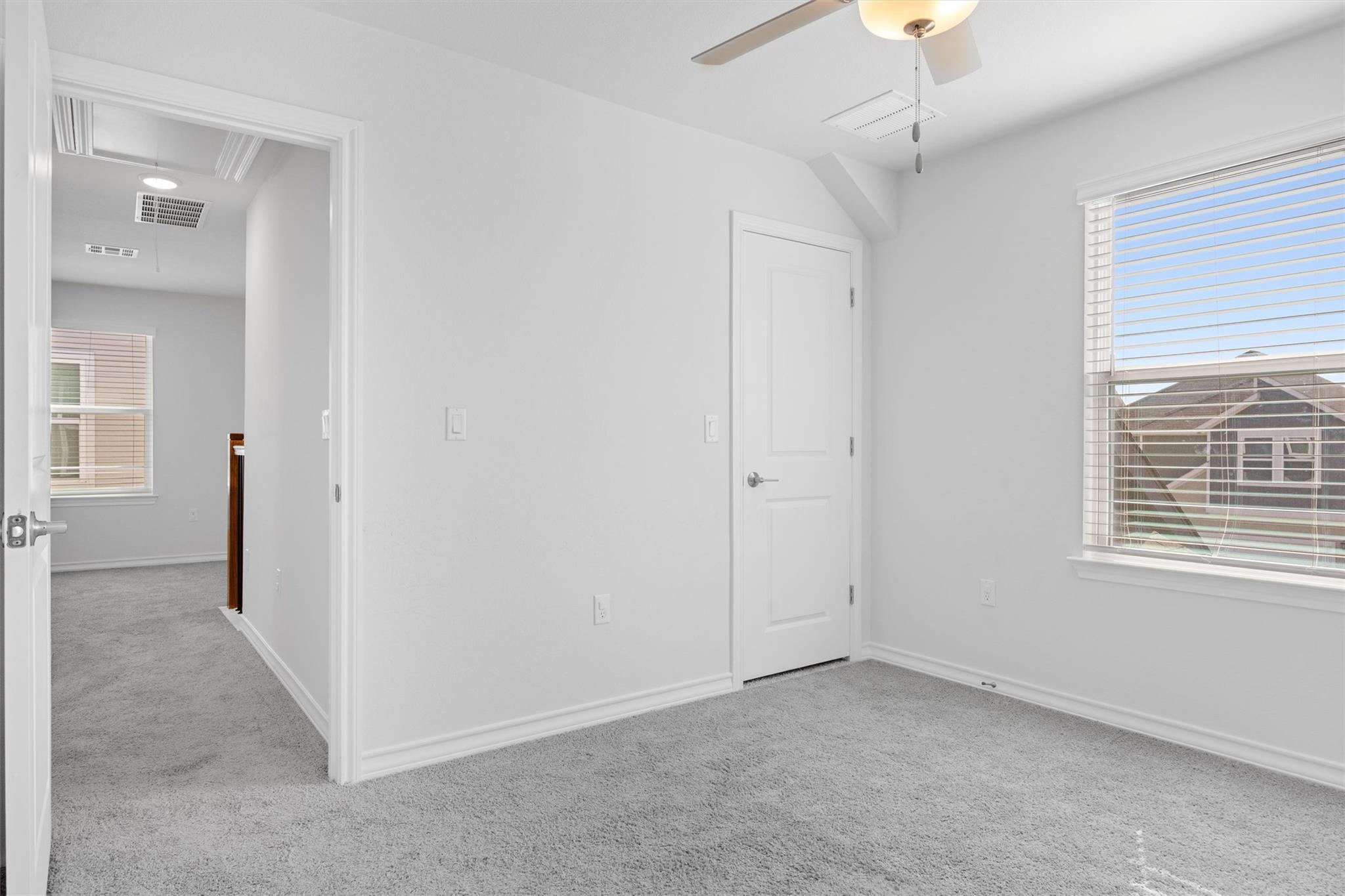 15604 Ellinger DR
