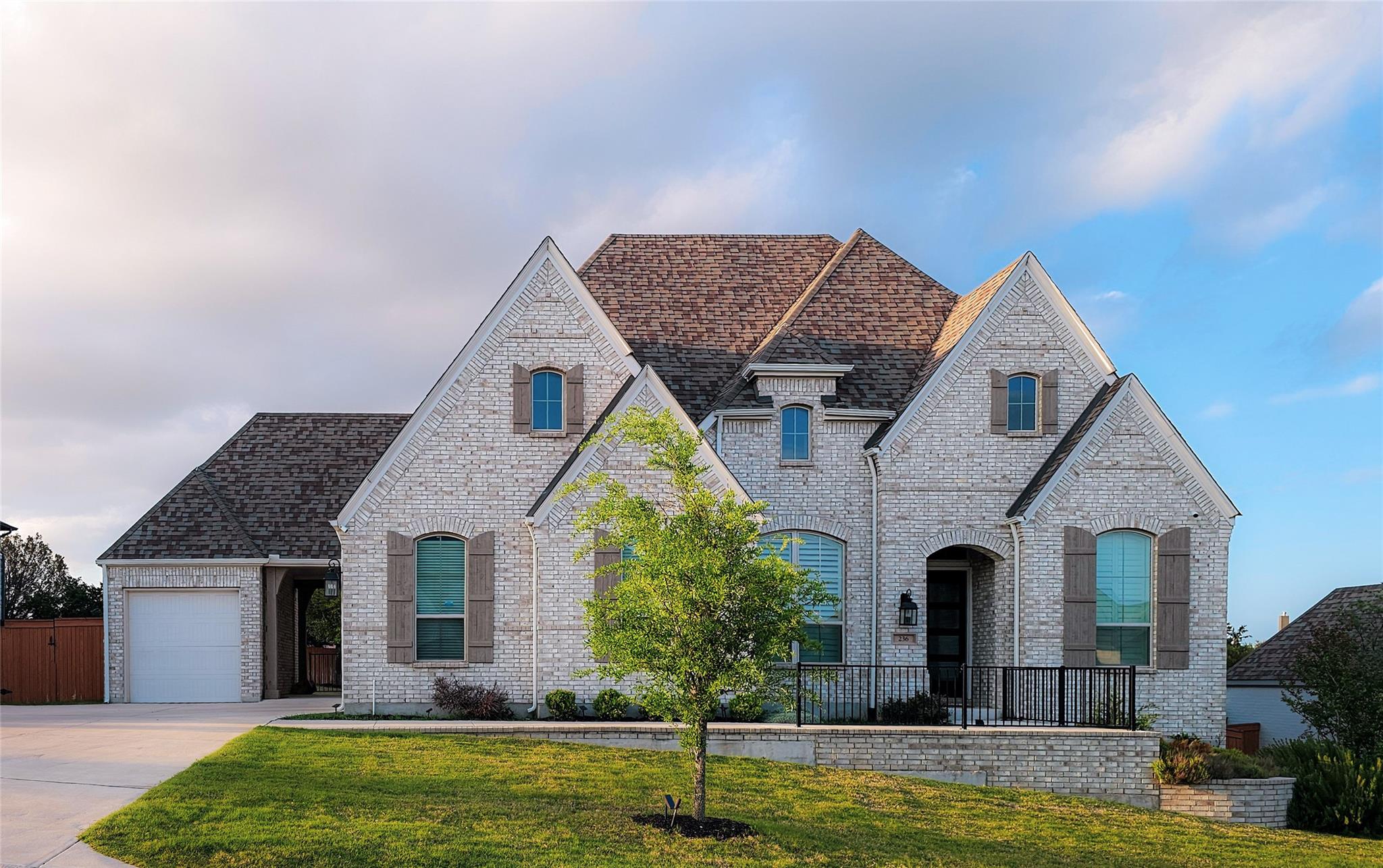 236 Egret LN