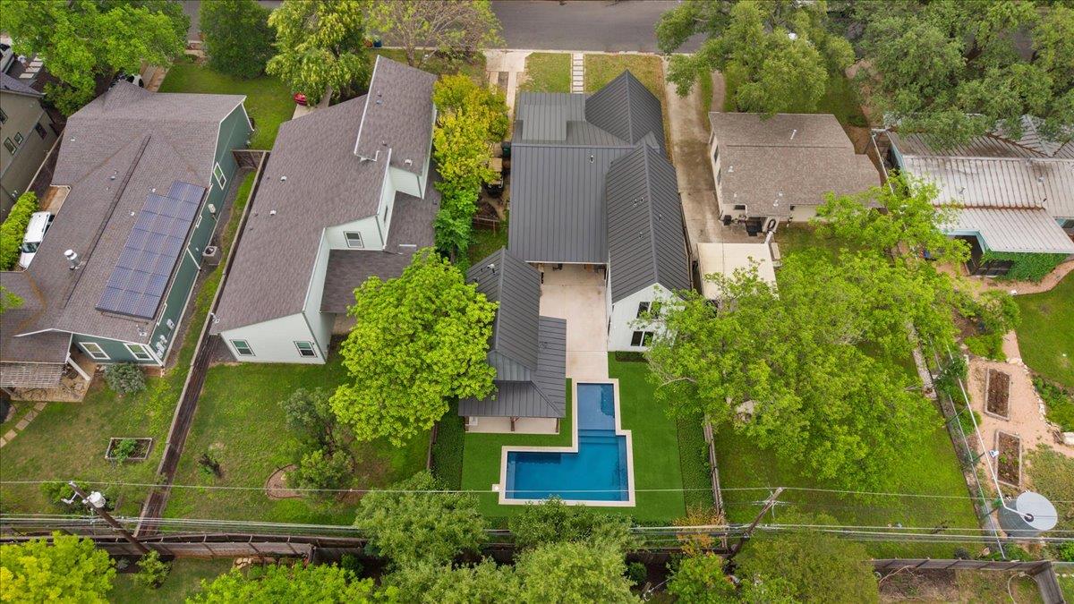 7512 Hardy DR