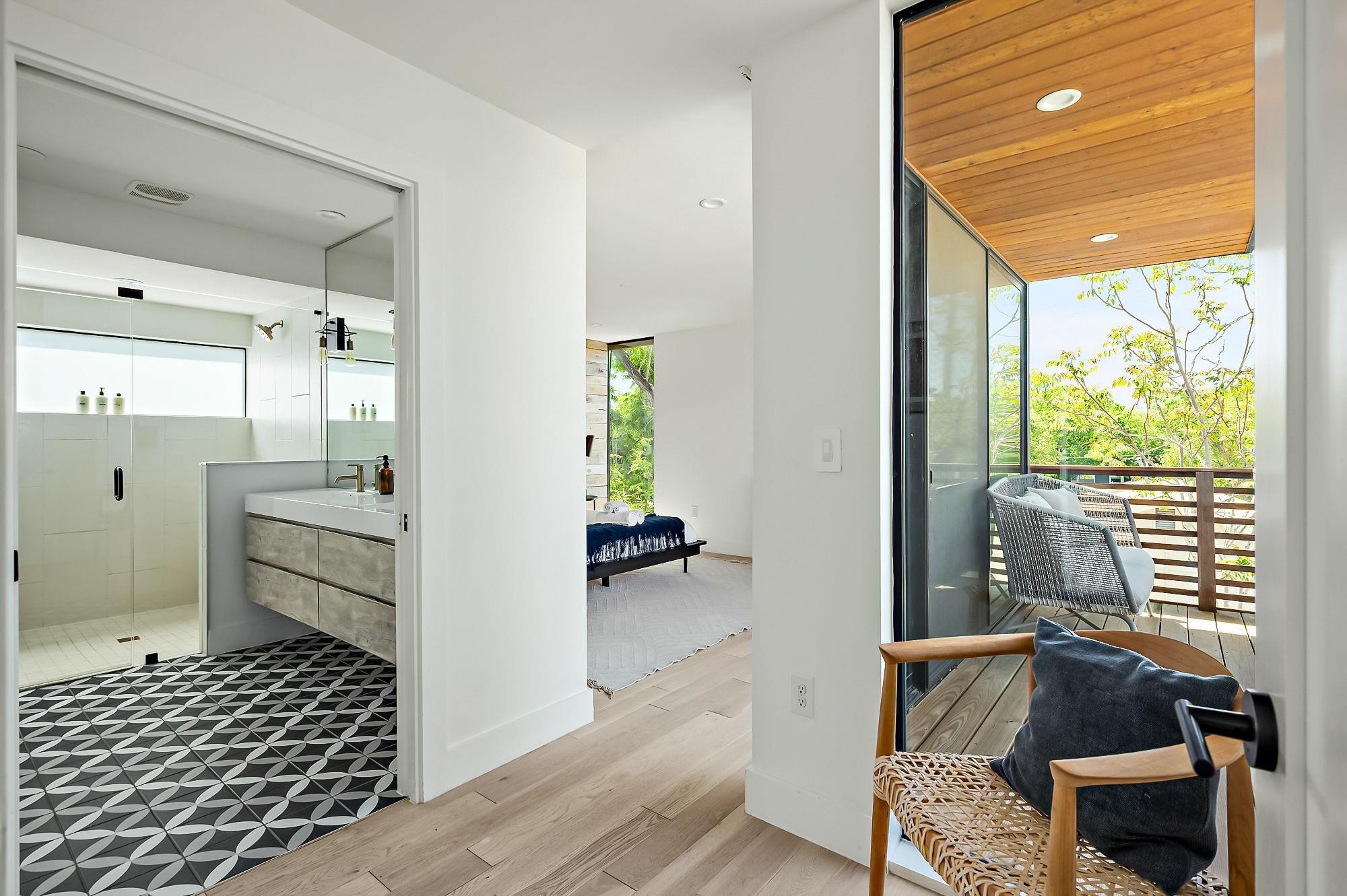2201 Santa Rosa ST