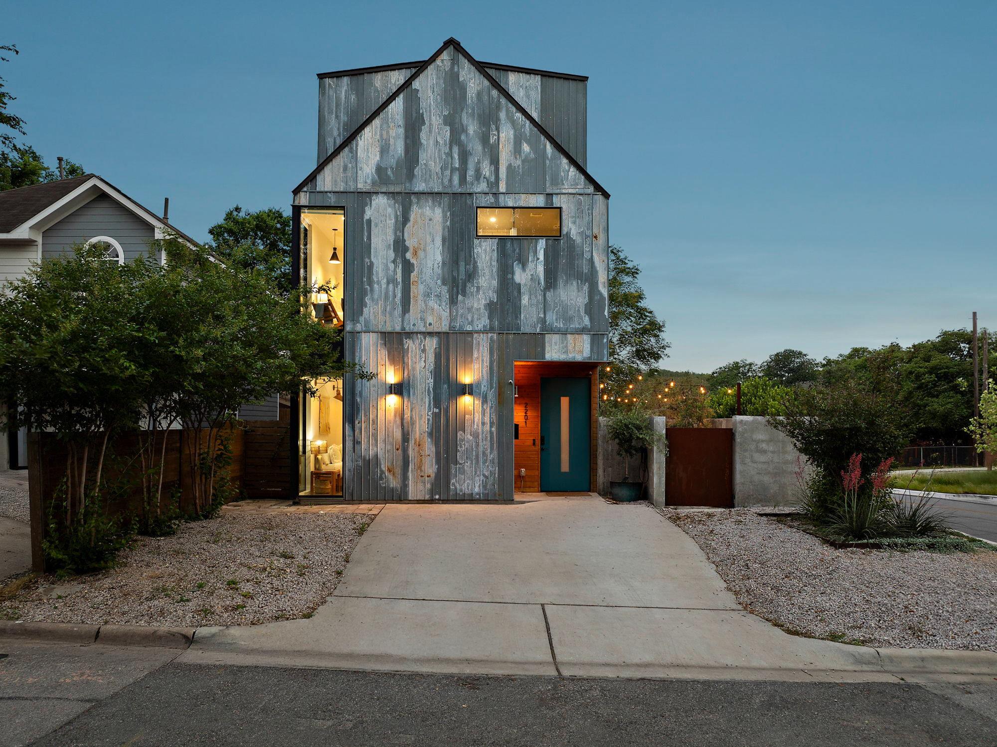2201 Santa Rosa ST