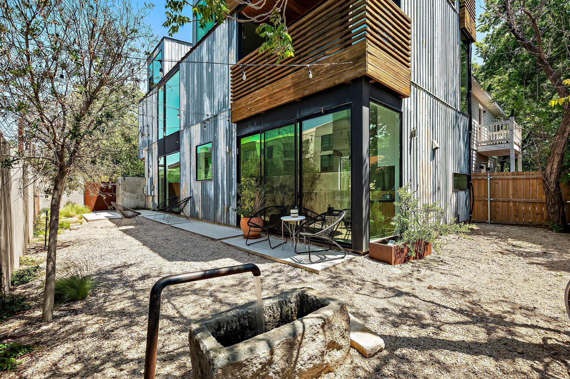 2201 Santa Rosa ST