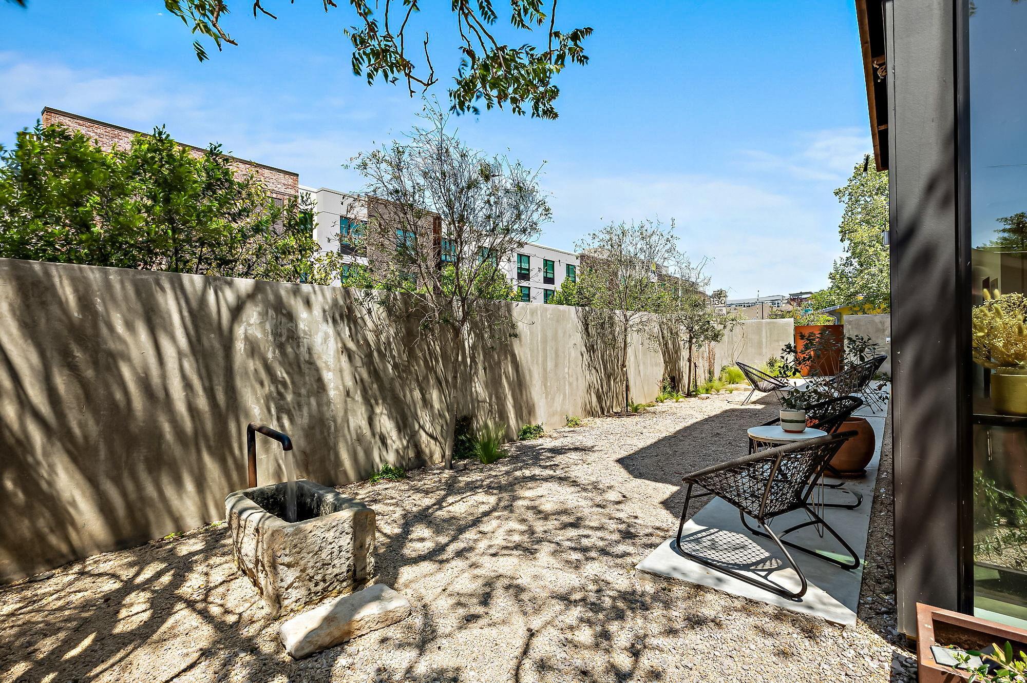 2201 Santa Rosa ST