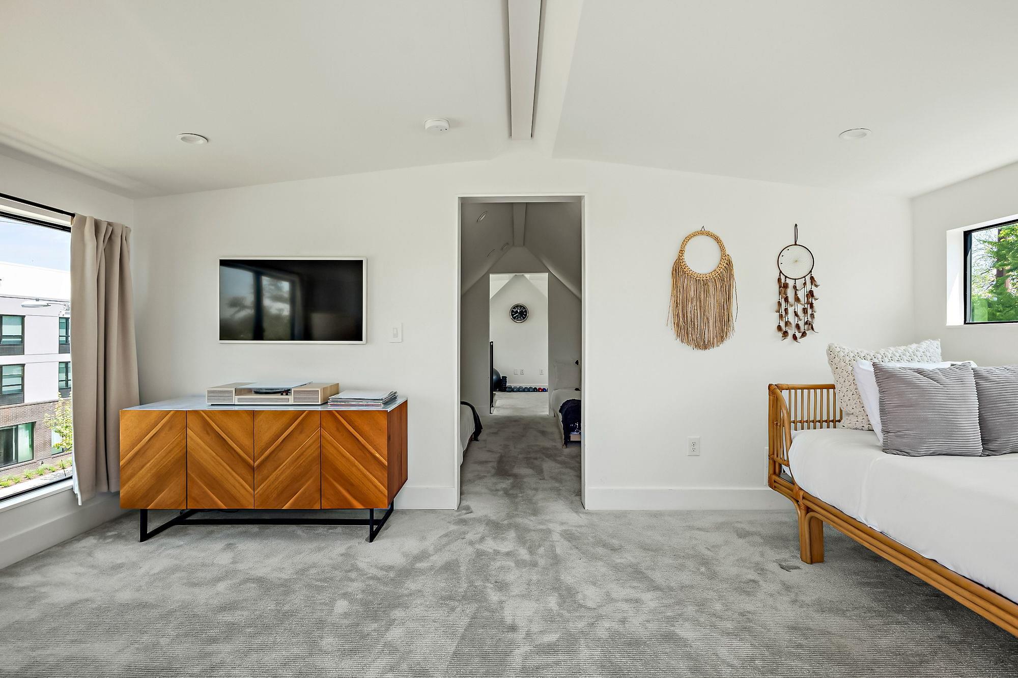 2201 Santa Rosa ST