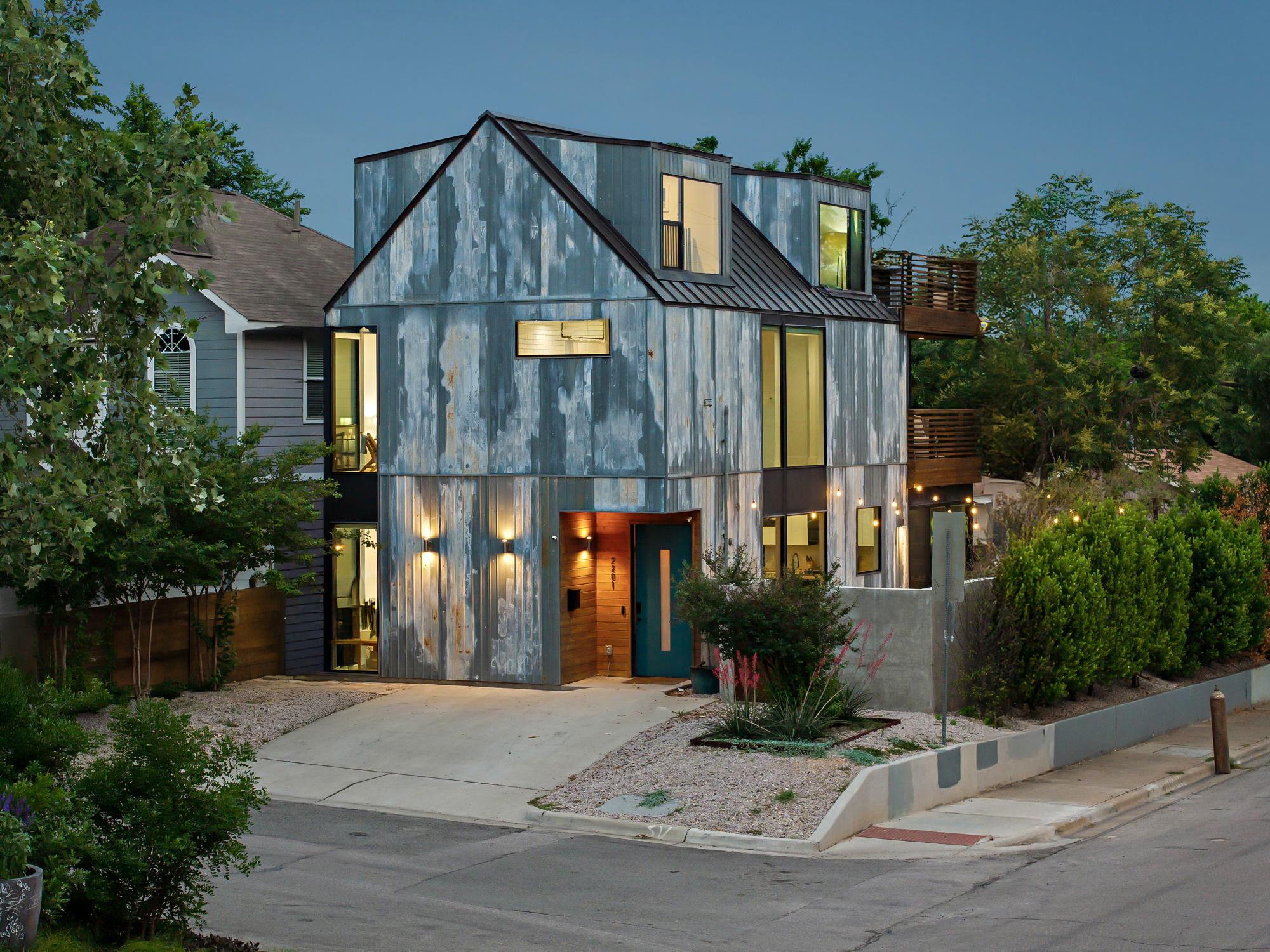 2201 Santa Rosa ST