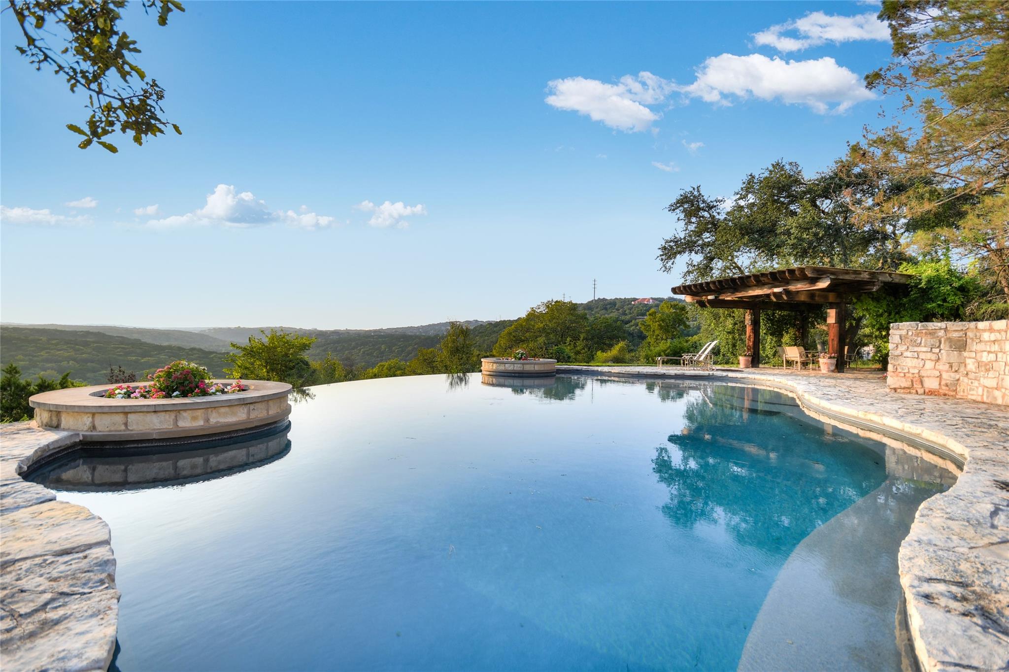 2200 CERCA VIEJO WAY