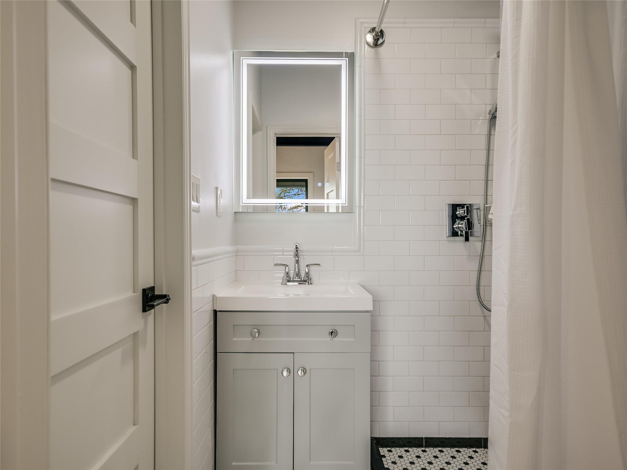 2200 CERCA VIEJO WAY