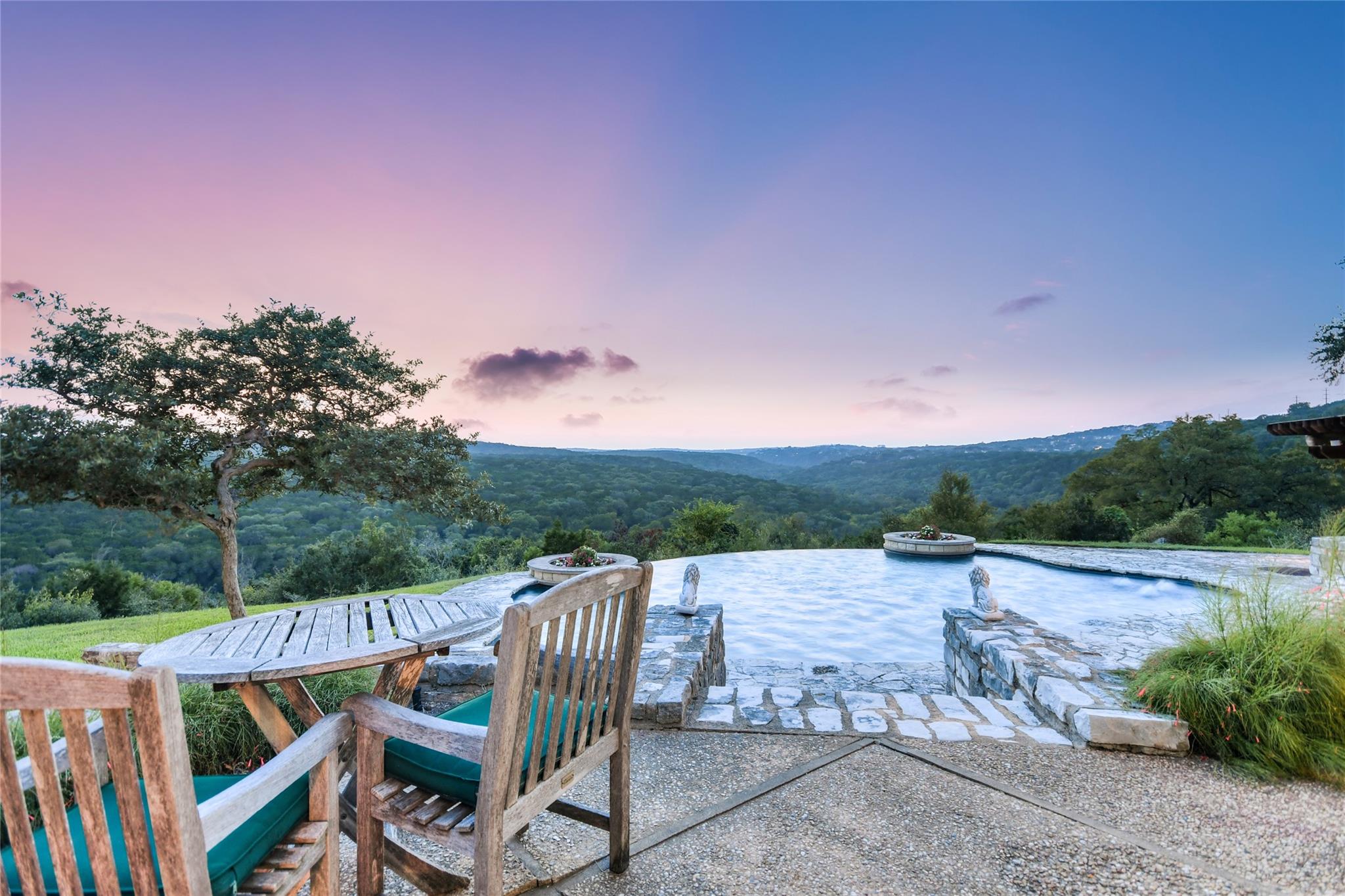 2200 CERCA VIEJO WAY