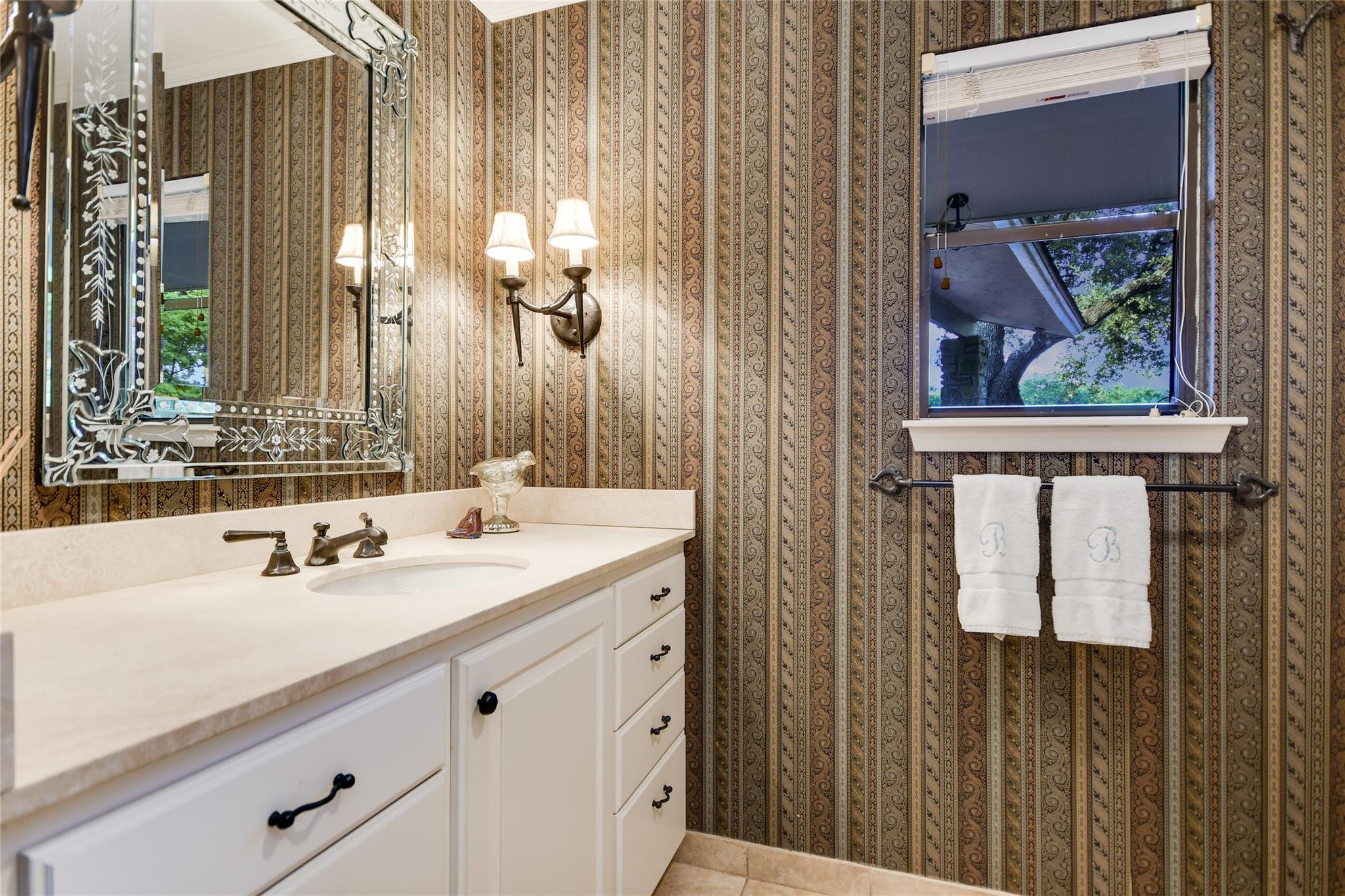 2200 CERCA VIEJO WAY