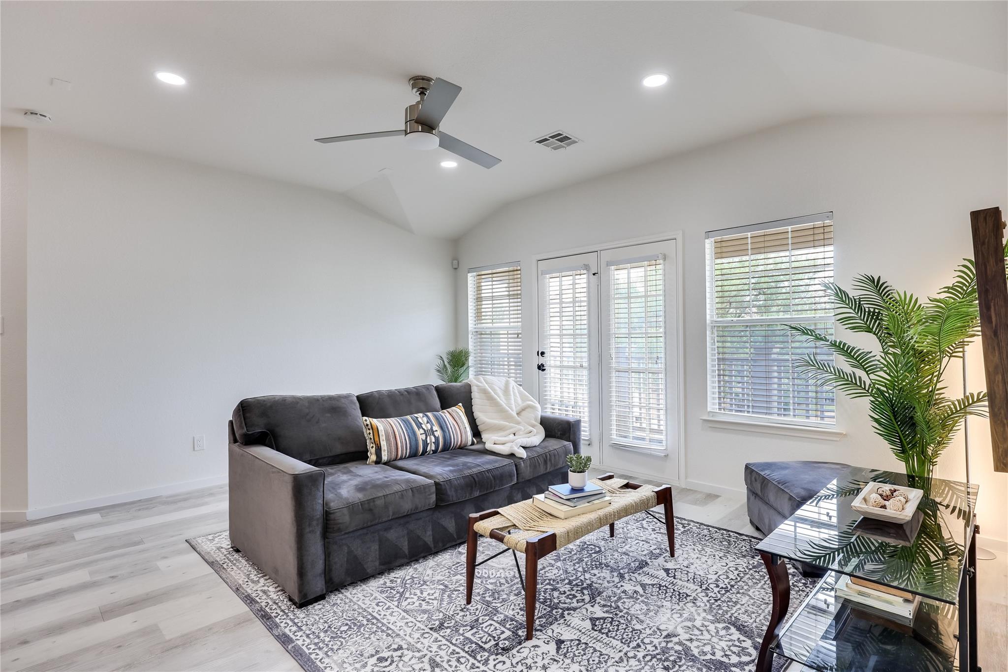 1900 Scofield Ridge PKWY # 501