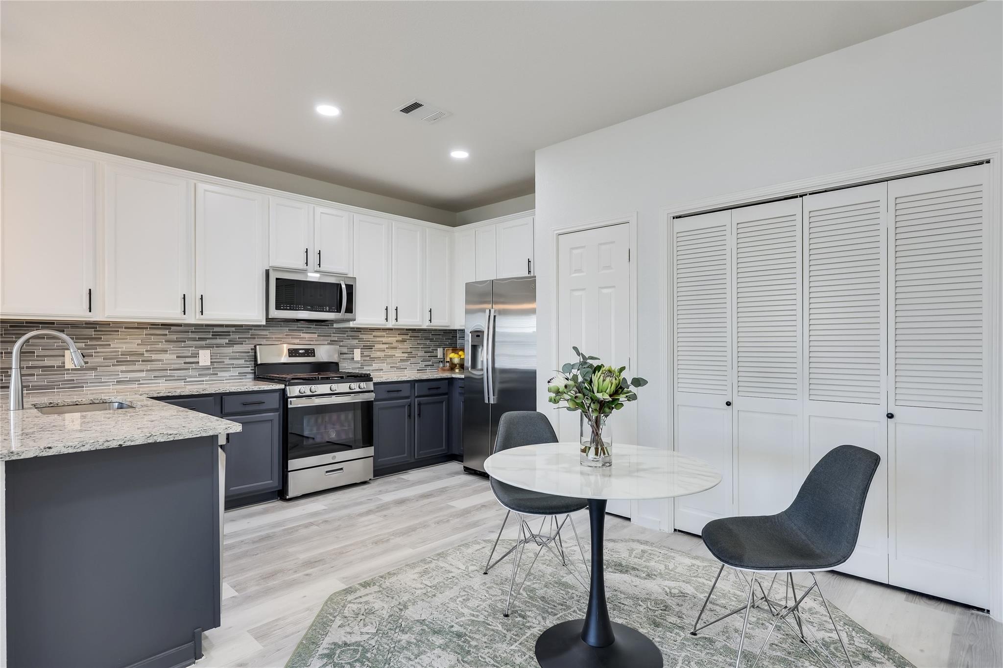 1900 Scofield Ridge PKWY # 501