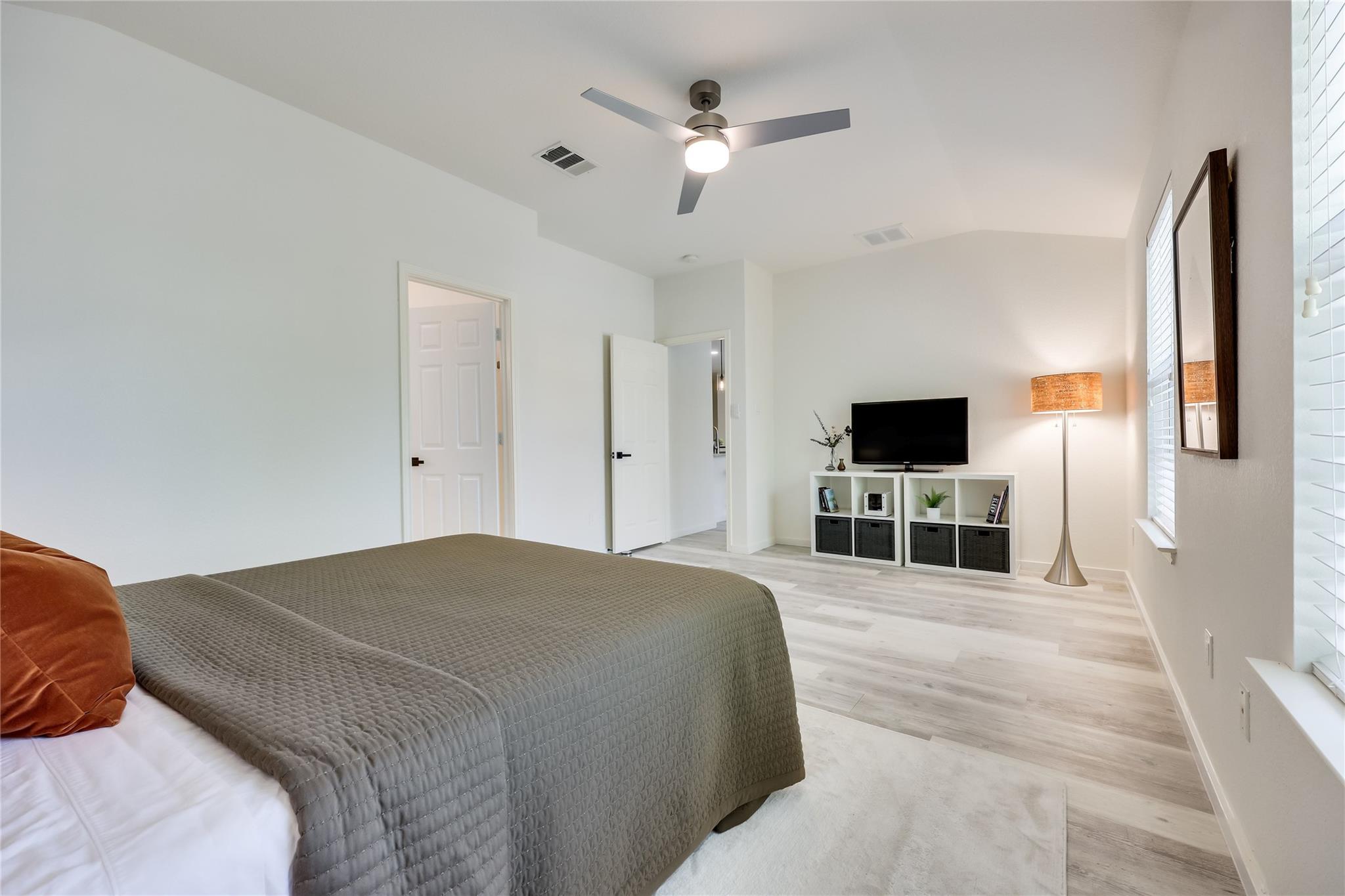 1900 Scofield Ridge PKWY # 501