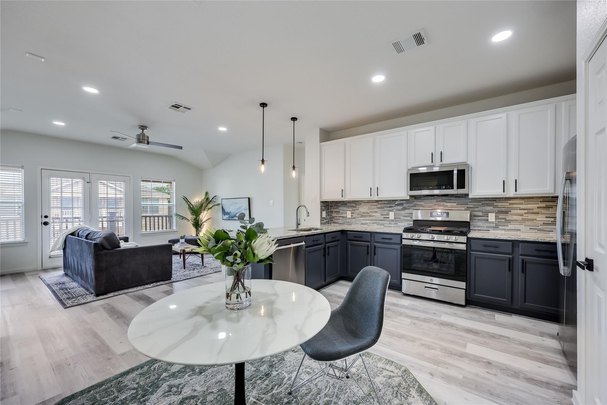 1900 Scofield Ridge PKWY # 501