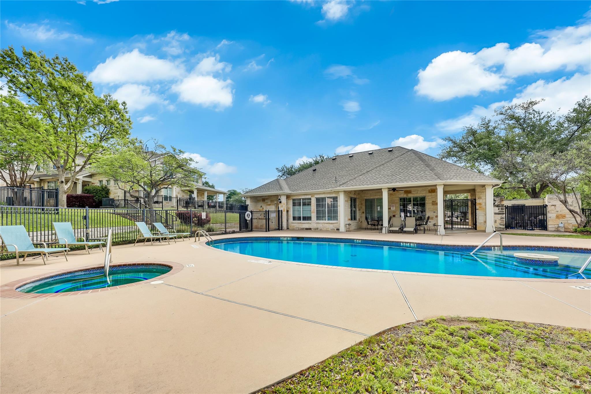 1900 Scofield Ridge PKWY # 501