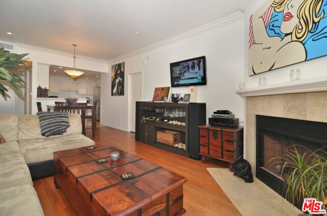 660 N Sweetzer Ave Unit: 204