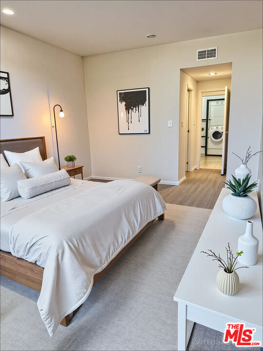 660 N Sweetzer Ave Unit: 204