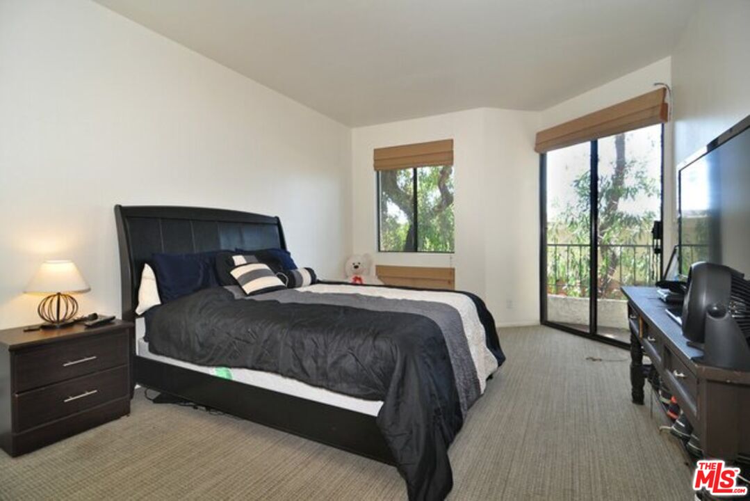 660 N Sweetzer Ave Unit: 204