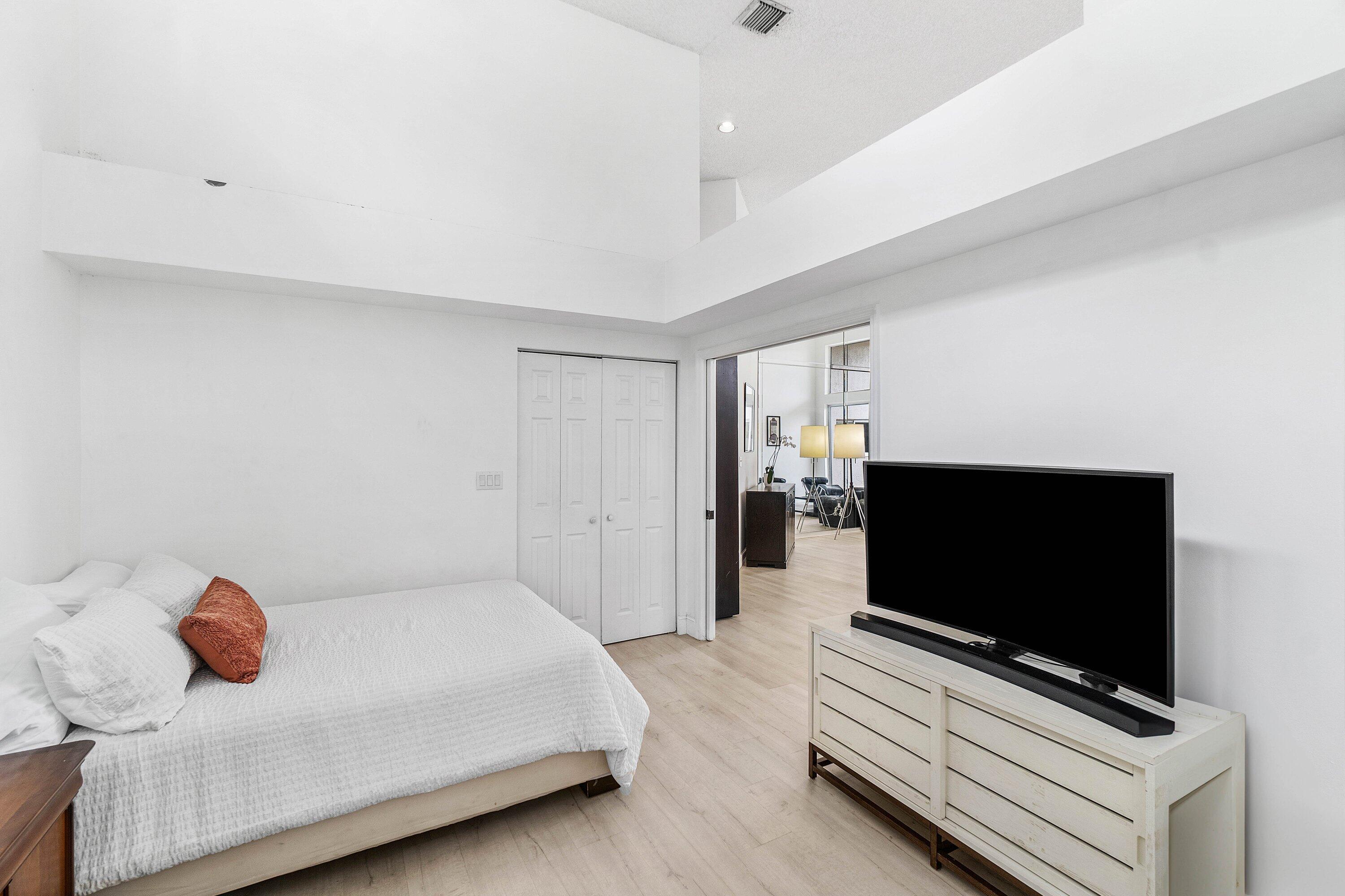 5106 Windsor Parke Drive
